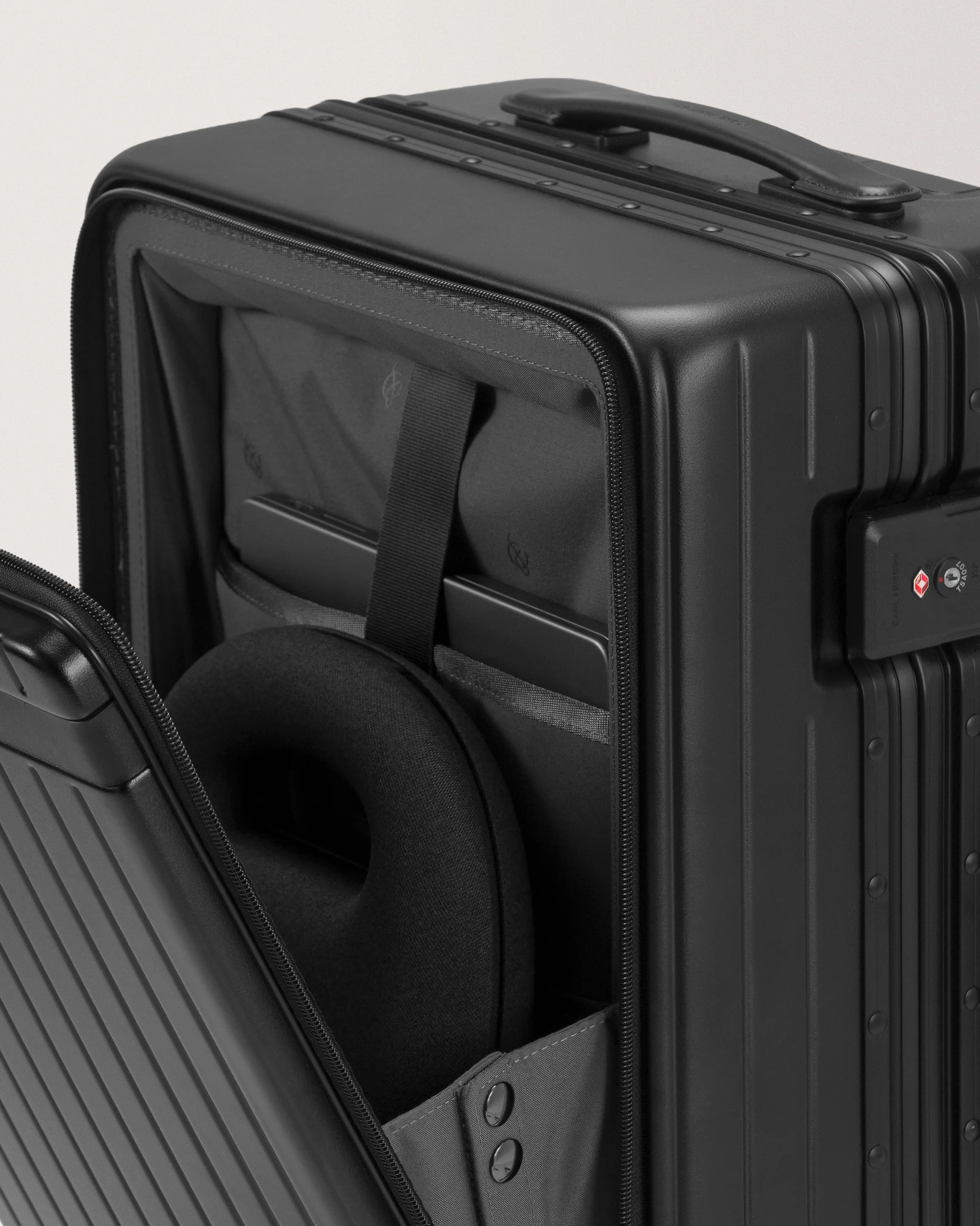 Premium Audio Travel Set - Image 5