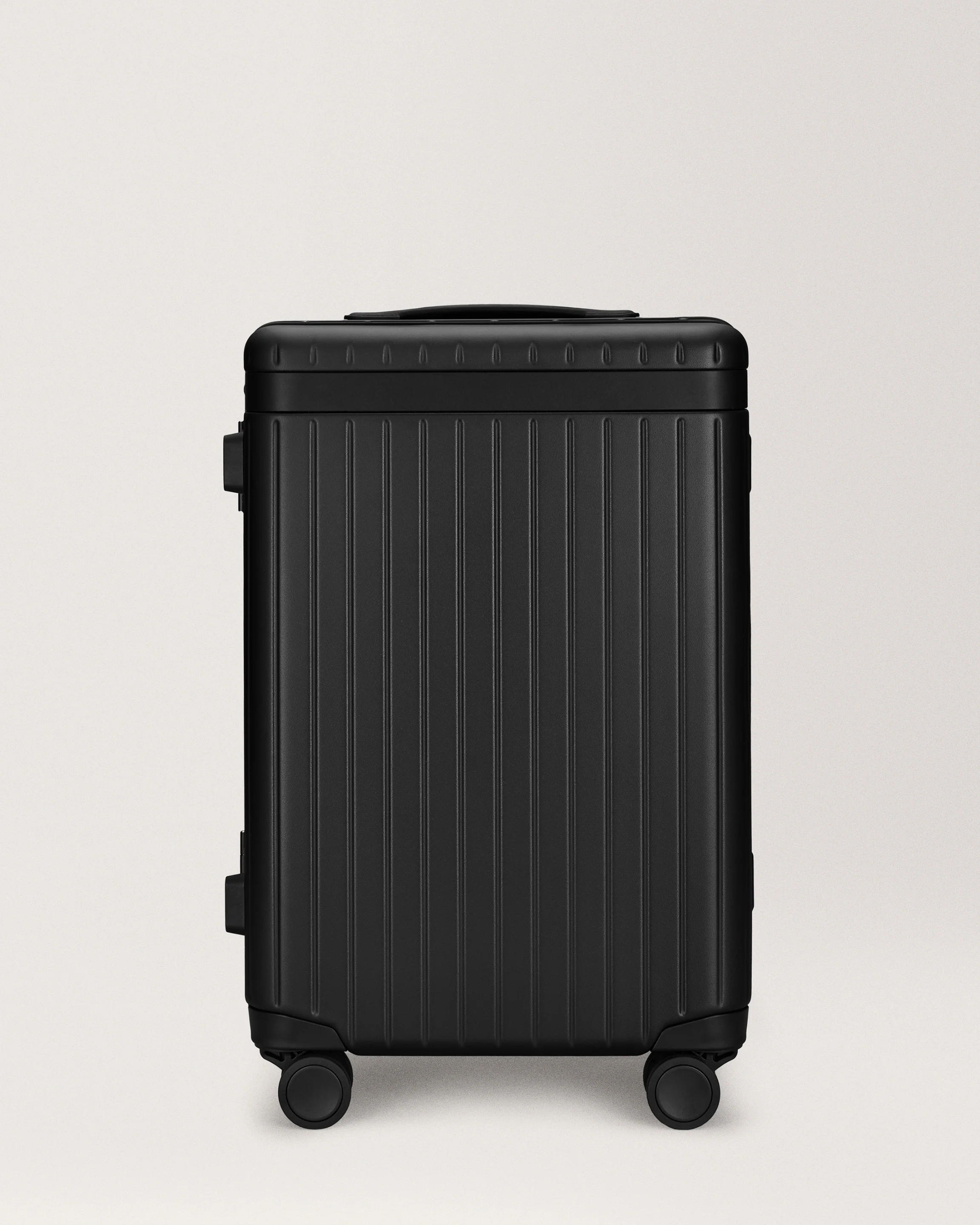 The Carry-on - Return - Image 31