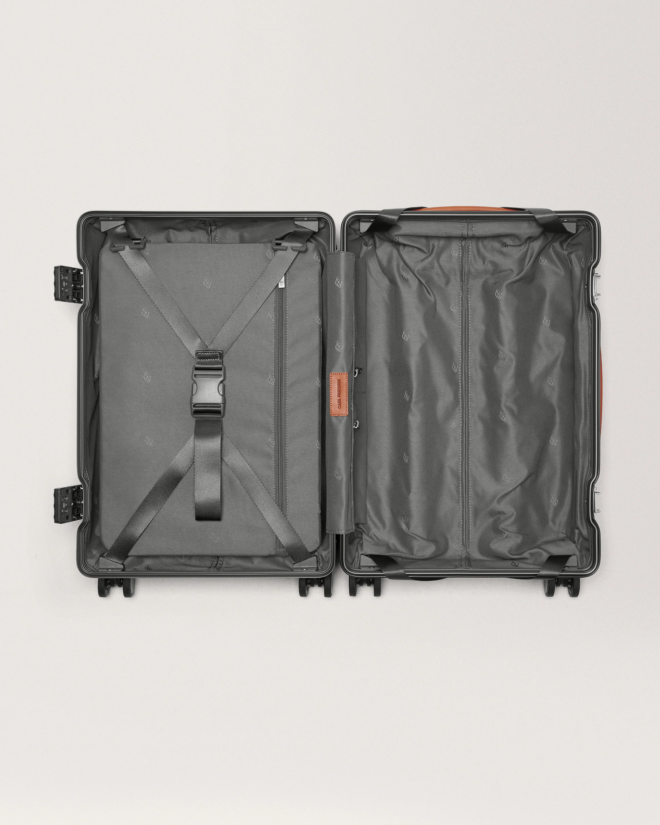 The Carry-on - Return - Image 55