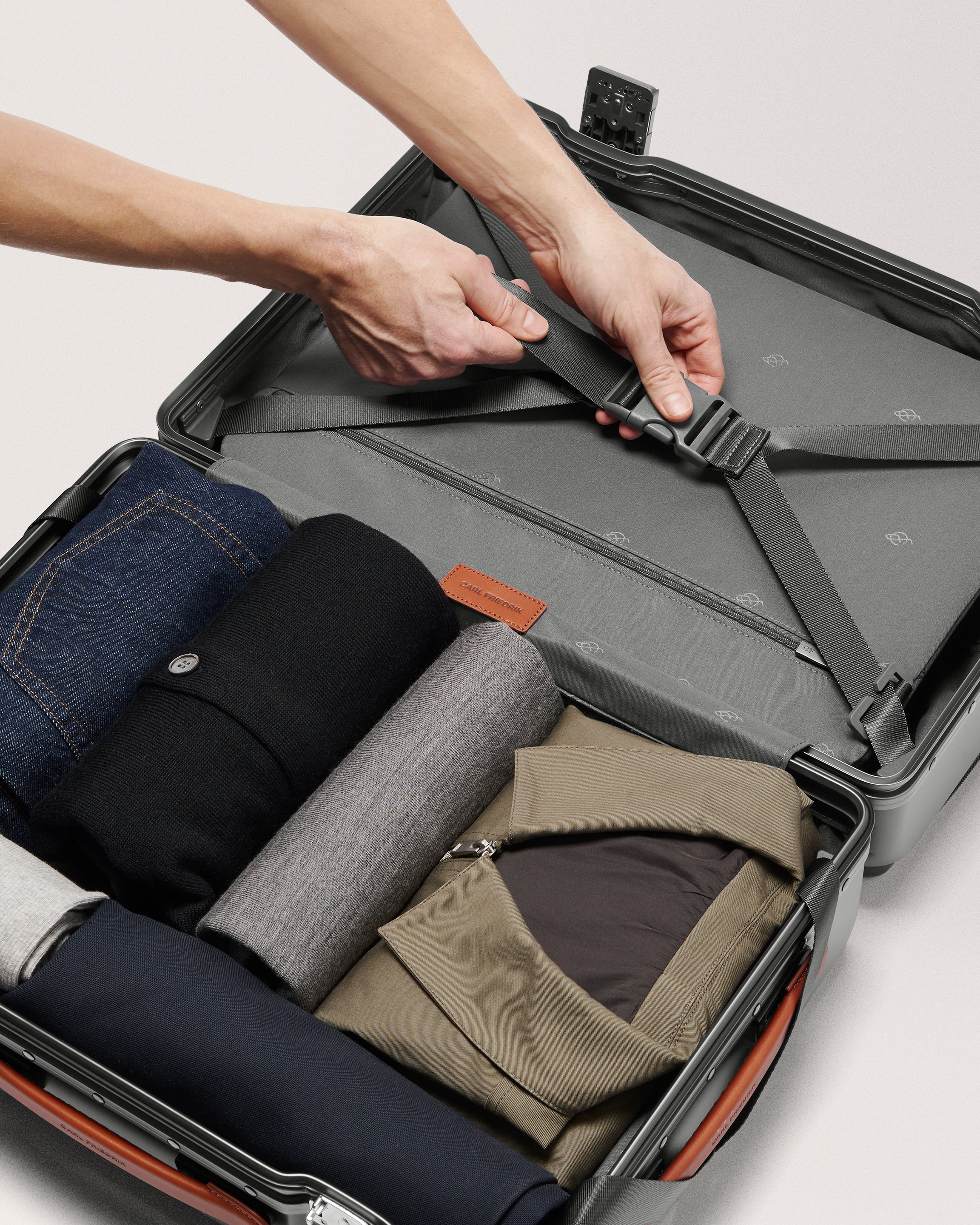 The Carry-on - Return - Image 56