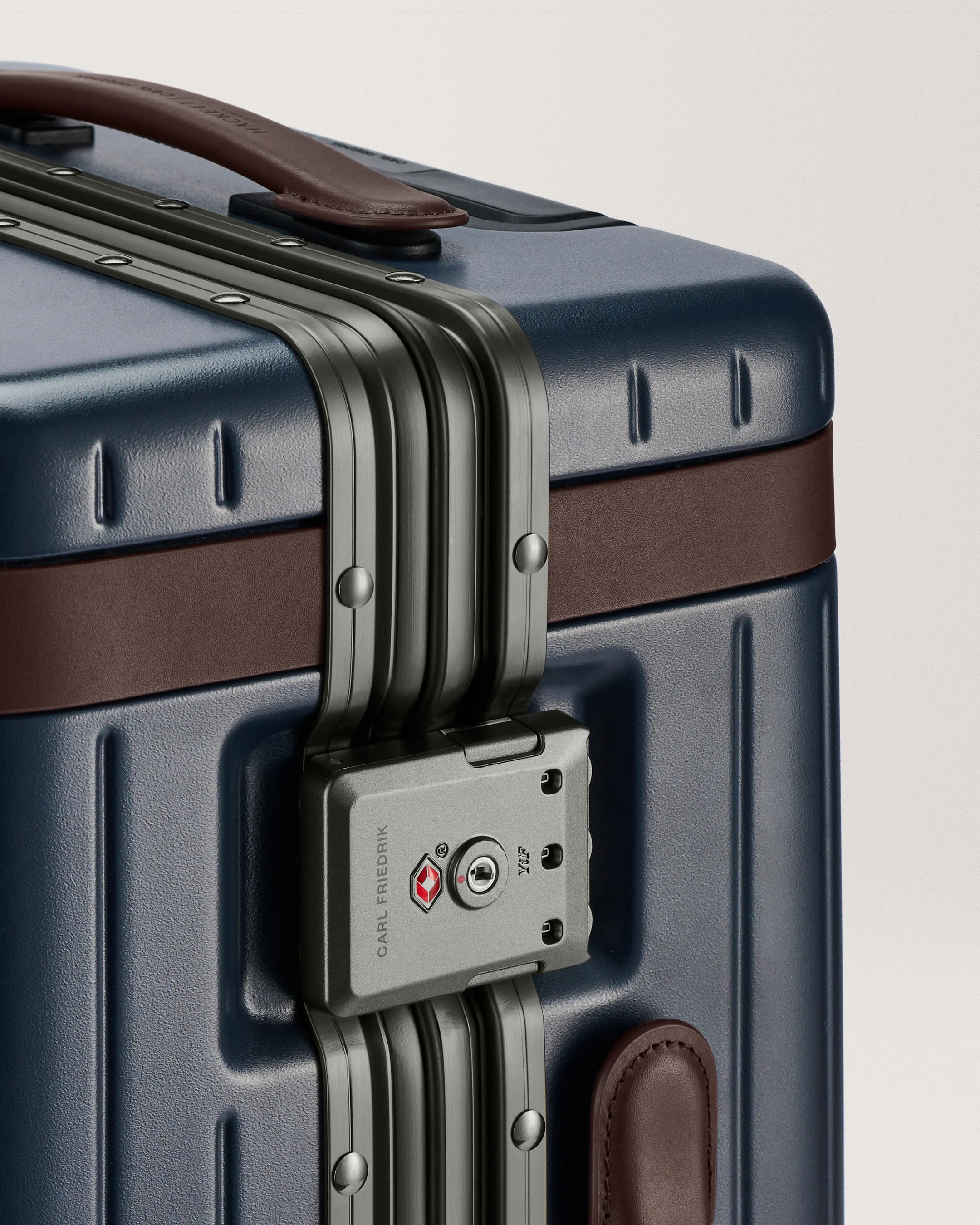 The Carry-on - Return - Image 61