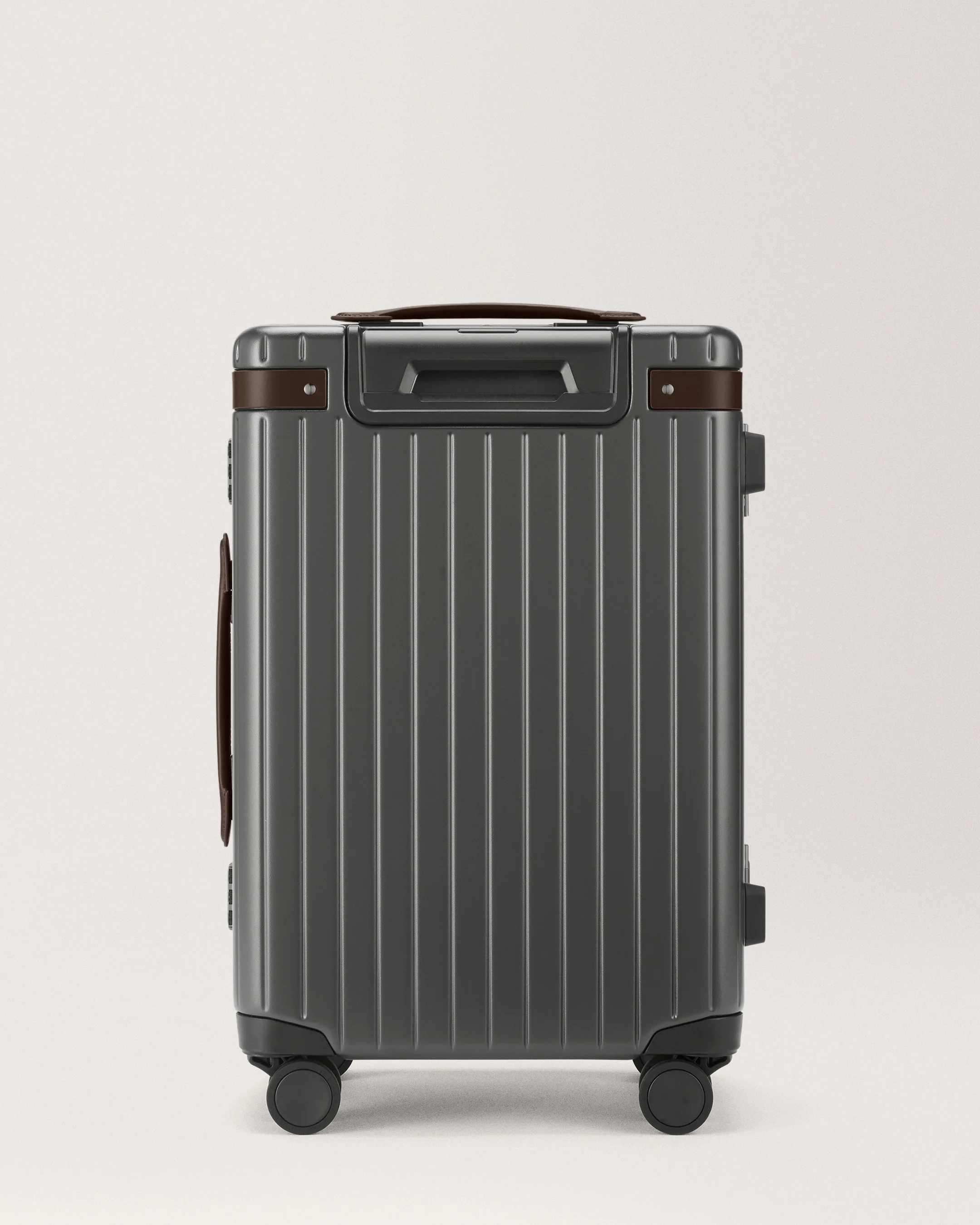 The Carry-on - Return - Image 33