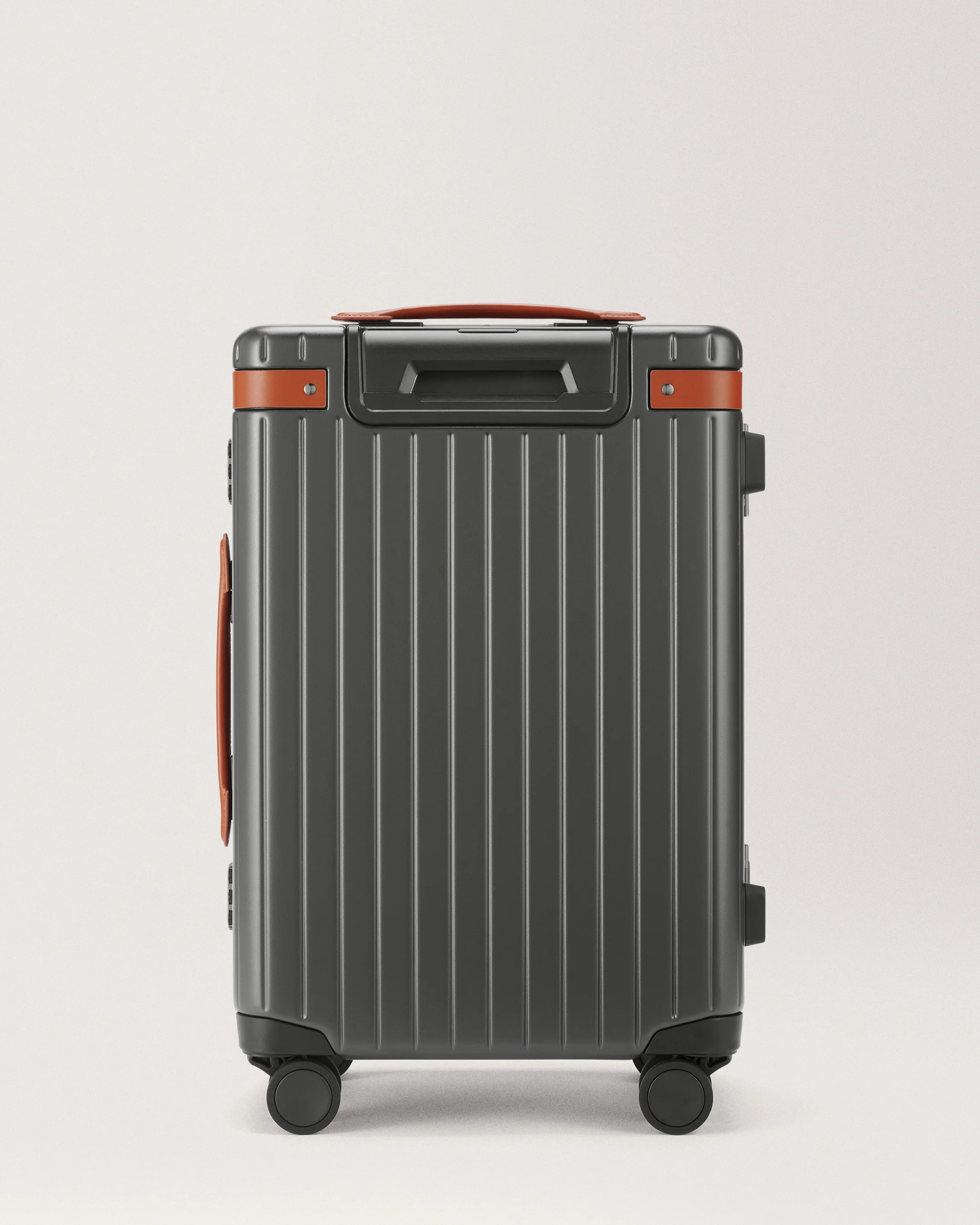 The Carry-on - Return - Image 39