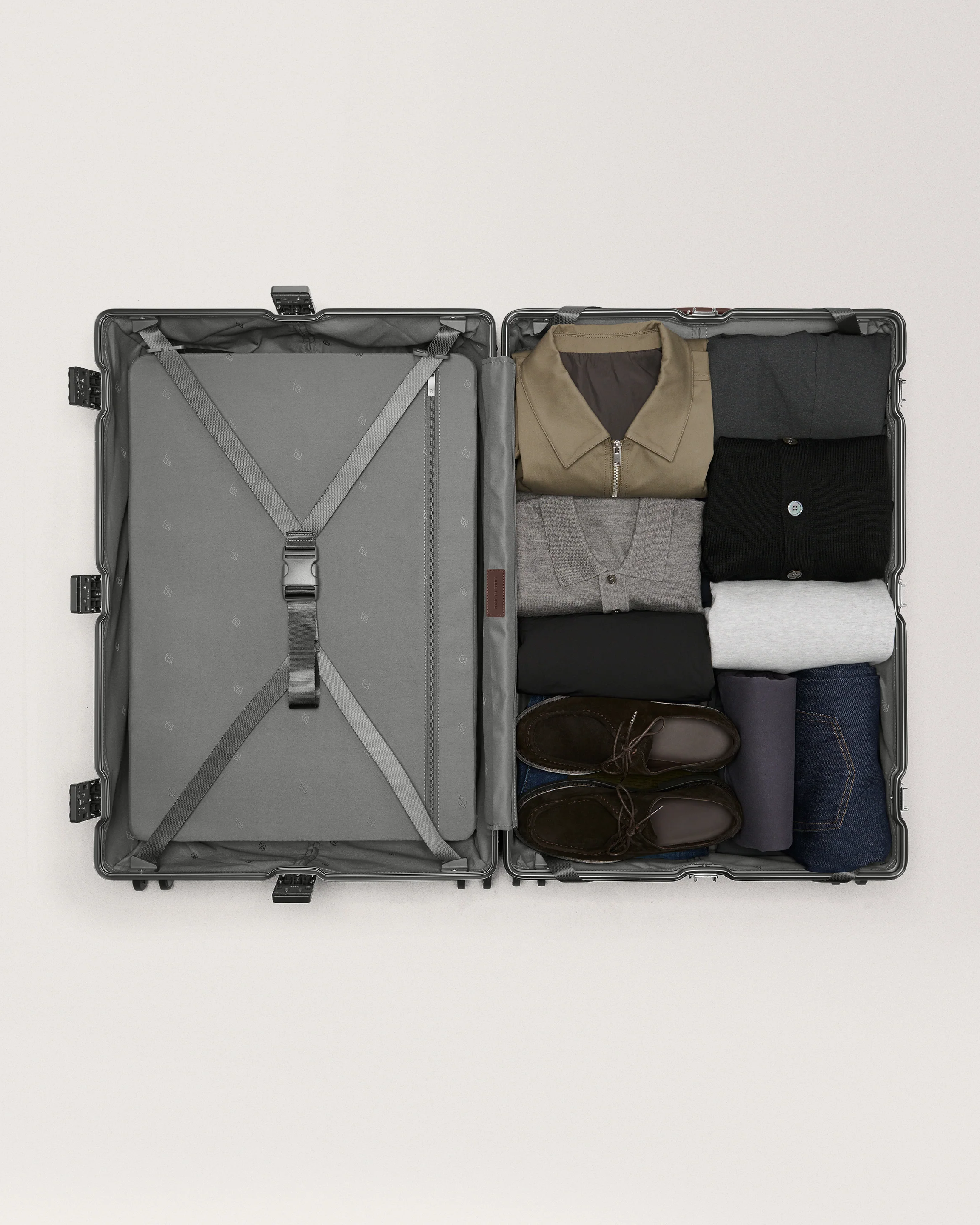The Luggage Set - Image 48