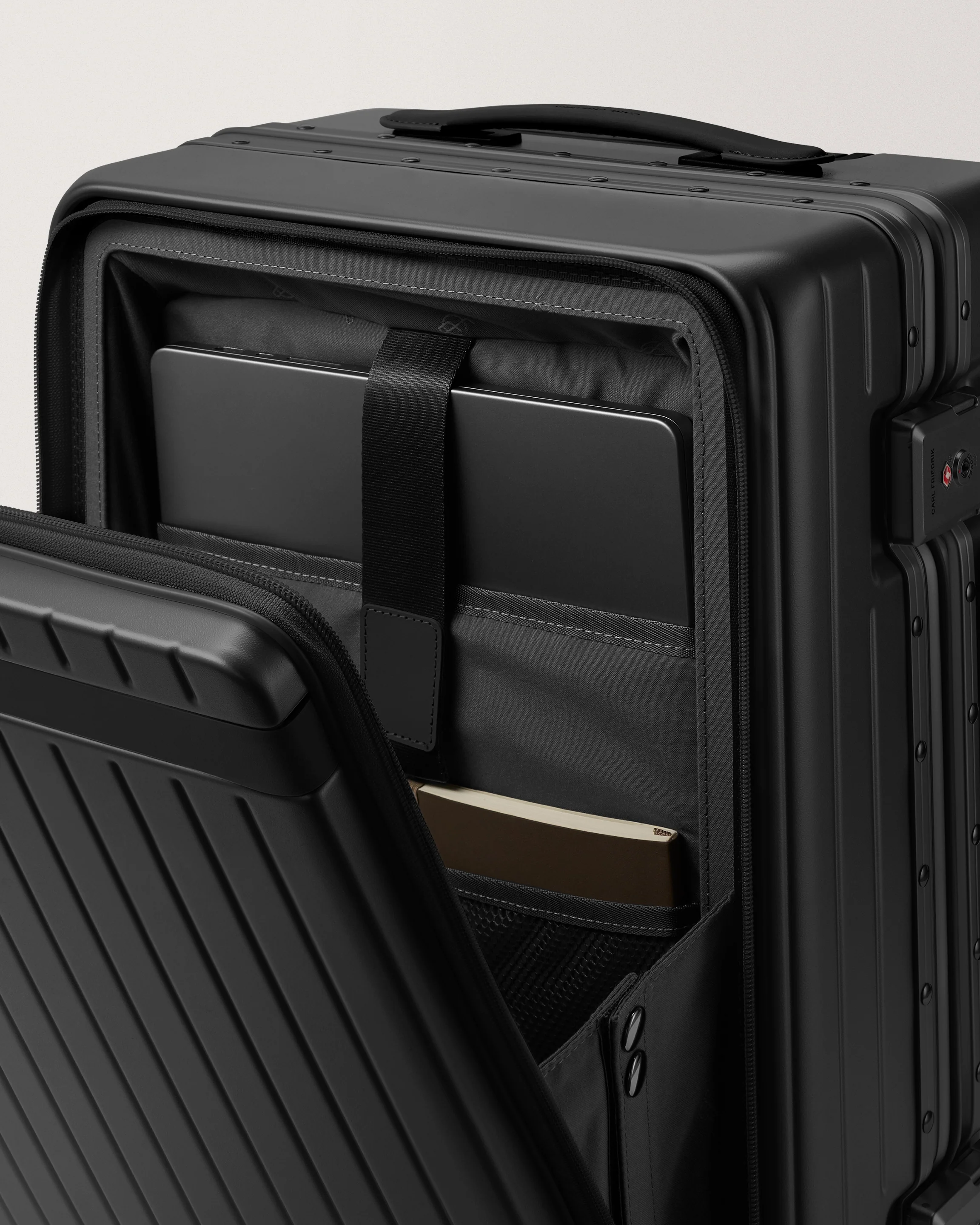 The Luggage Set - Image 70