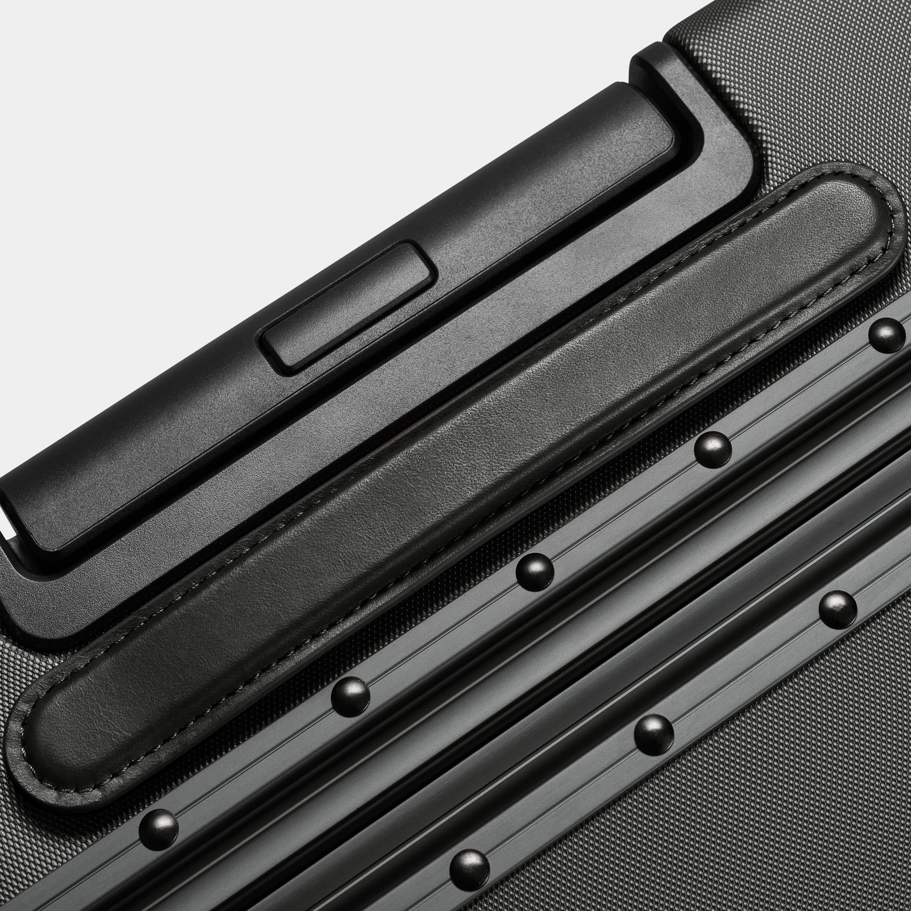 Luggage parts - Image 19