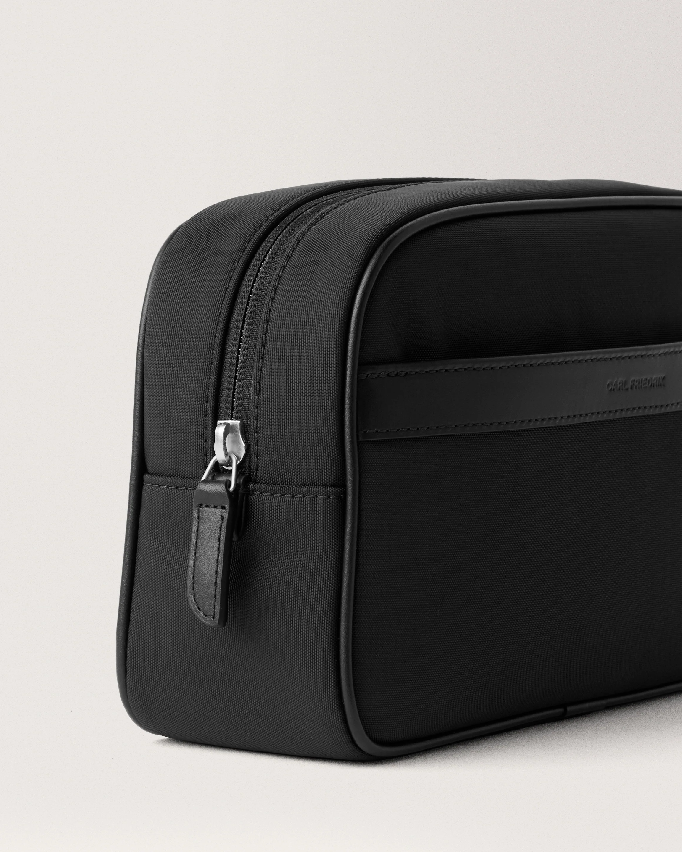 Technical Washbag - Image 6