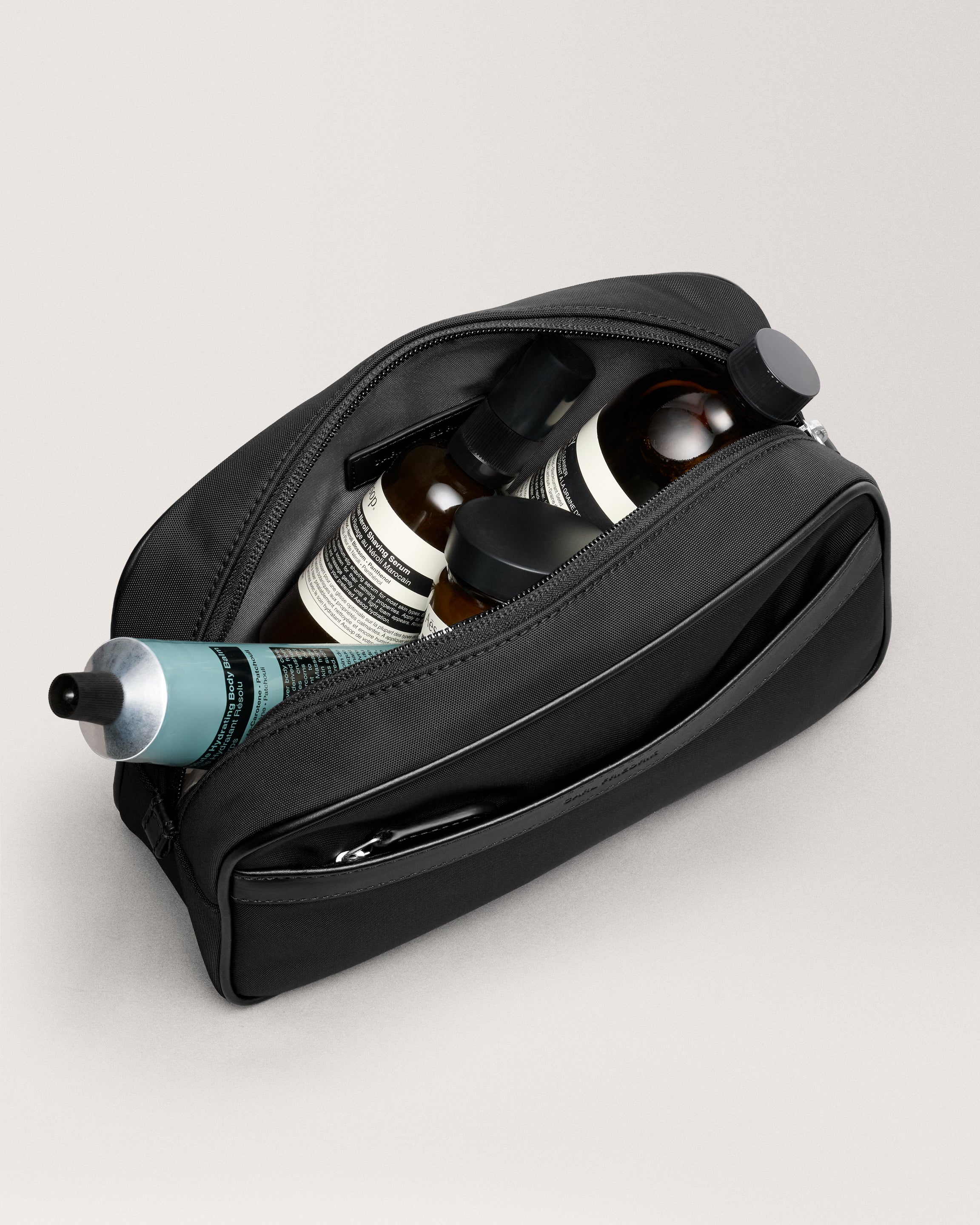 Technical Washbag - Image 8