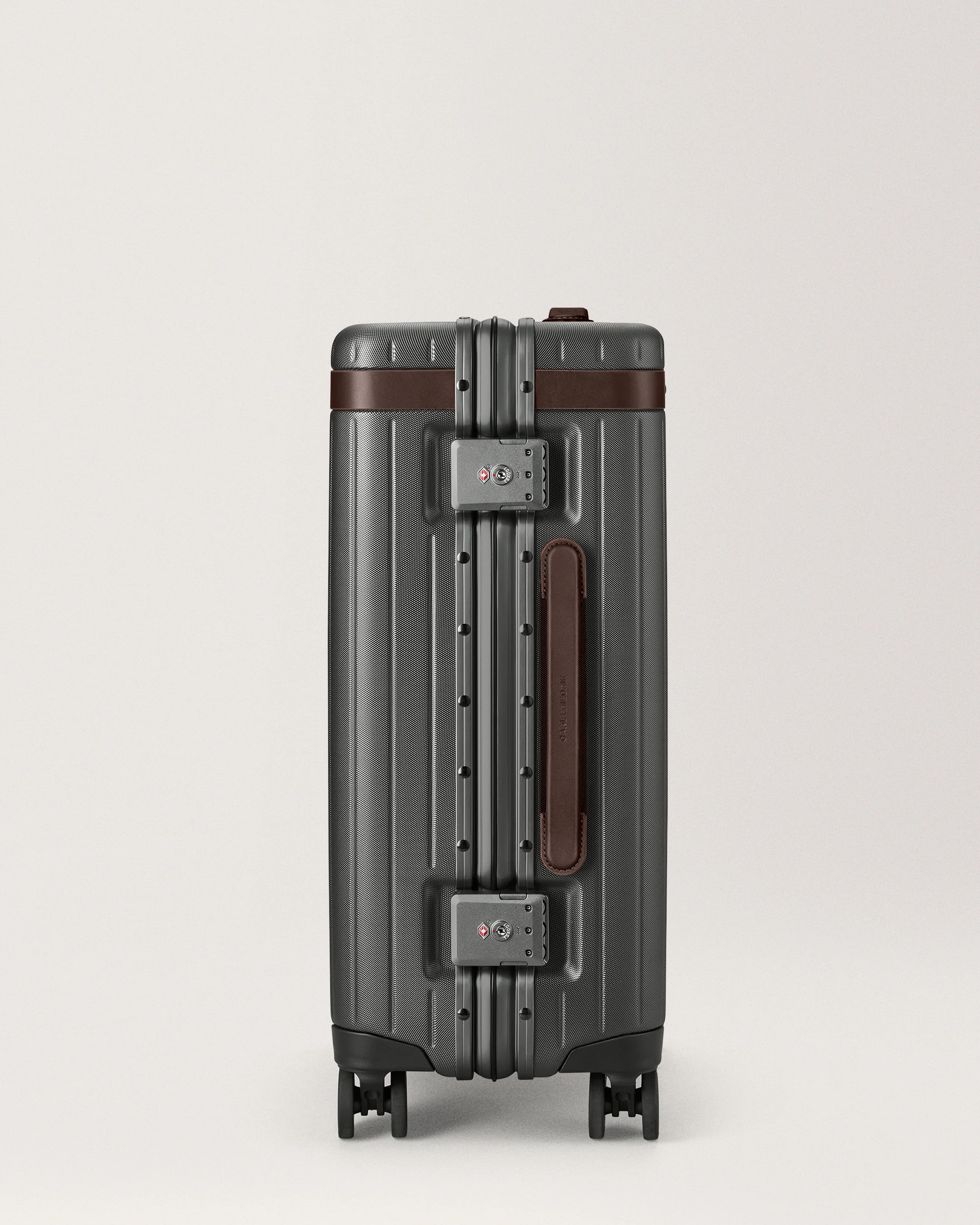 The Carry-on - Return - Image 46