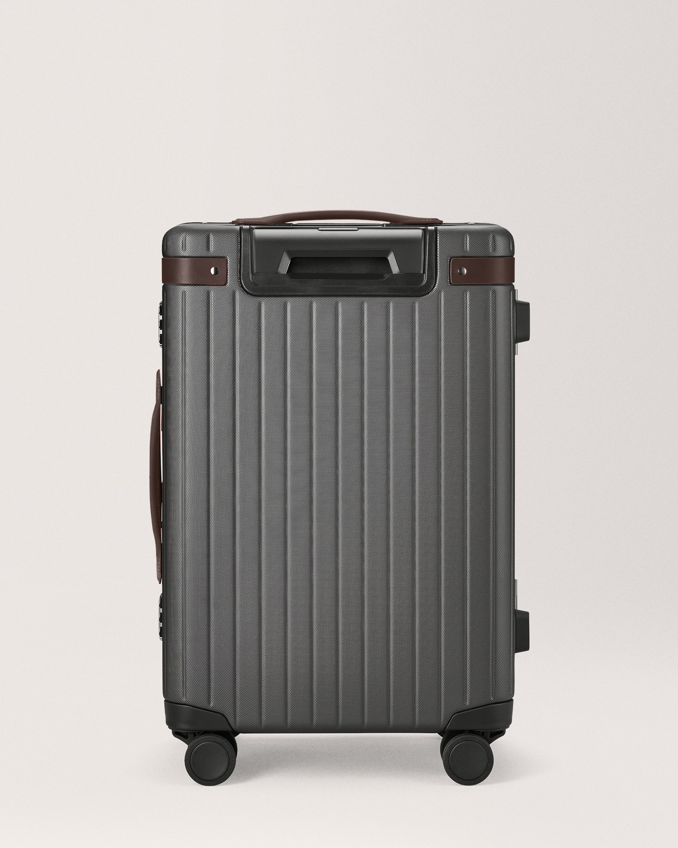 The Carry-on - Return - Image 45