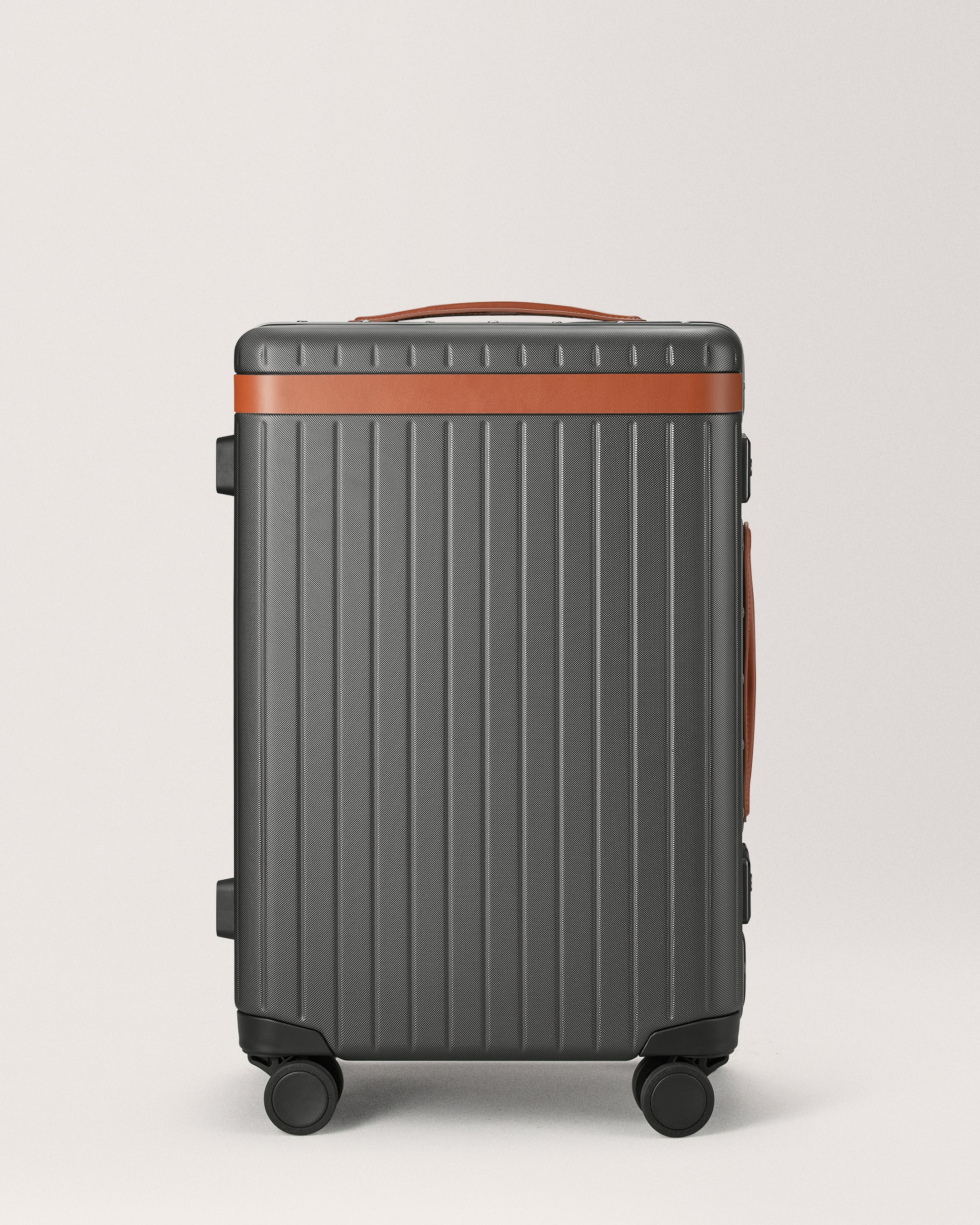 The Carry-on - Return - Image 37