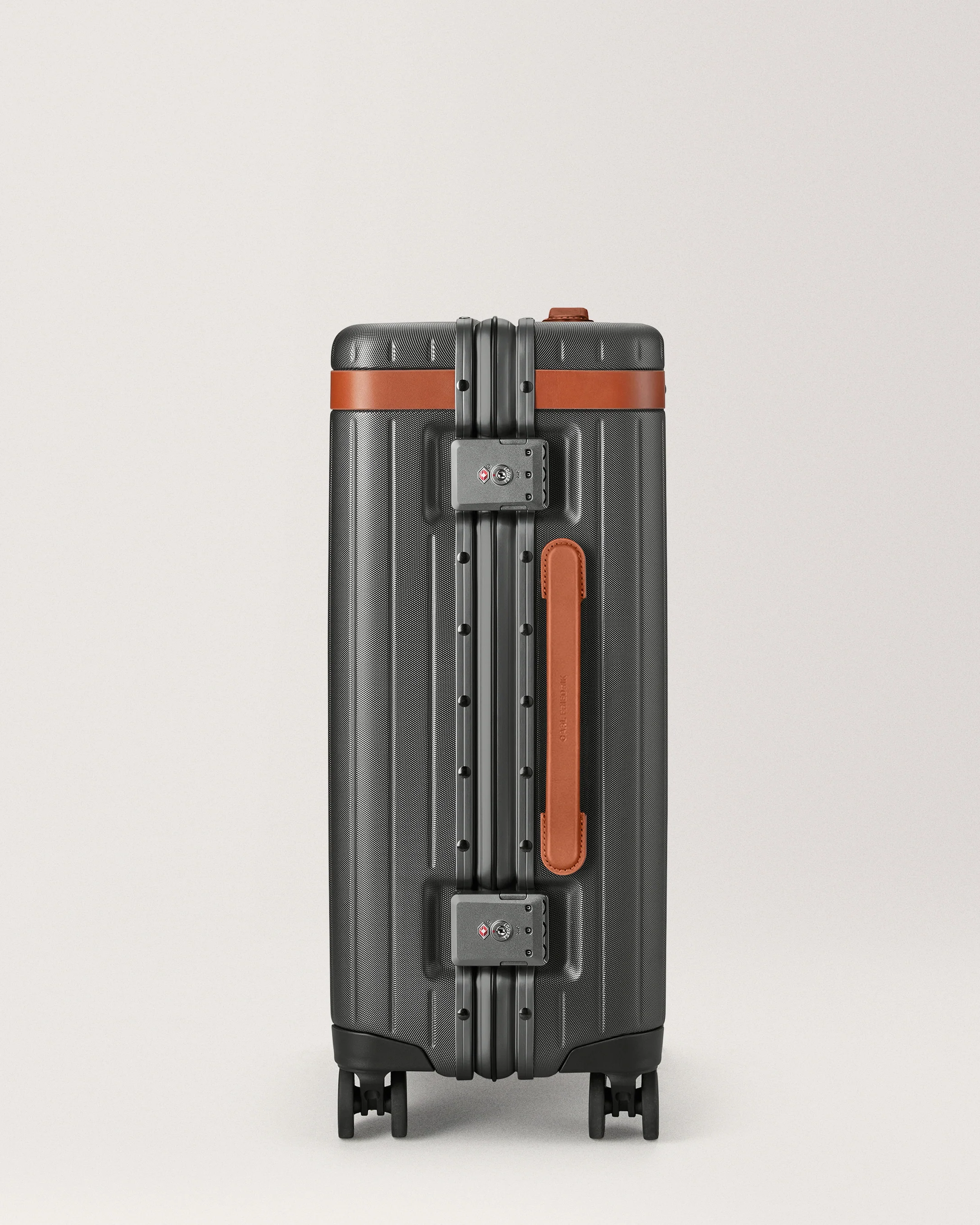 The Carry-on - Return - Image 39