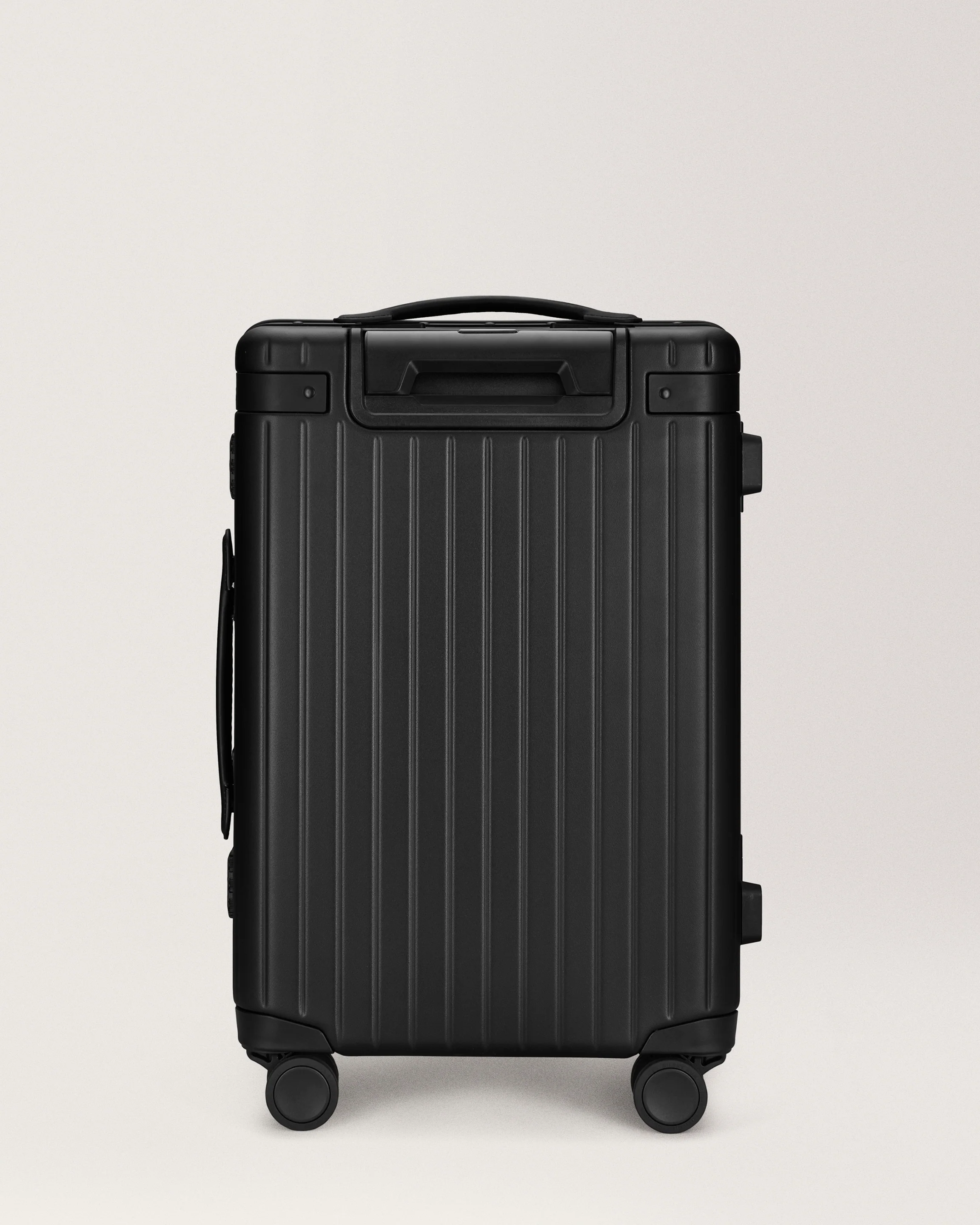 The Carry-on - Image 25
