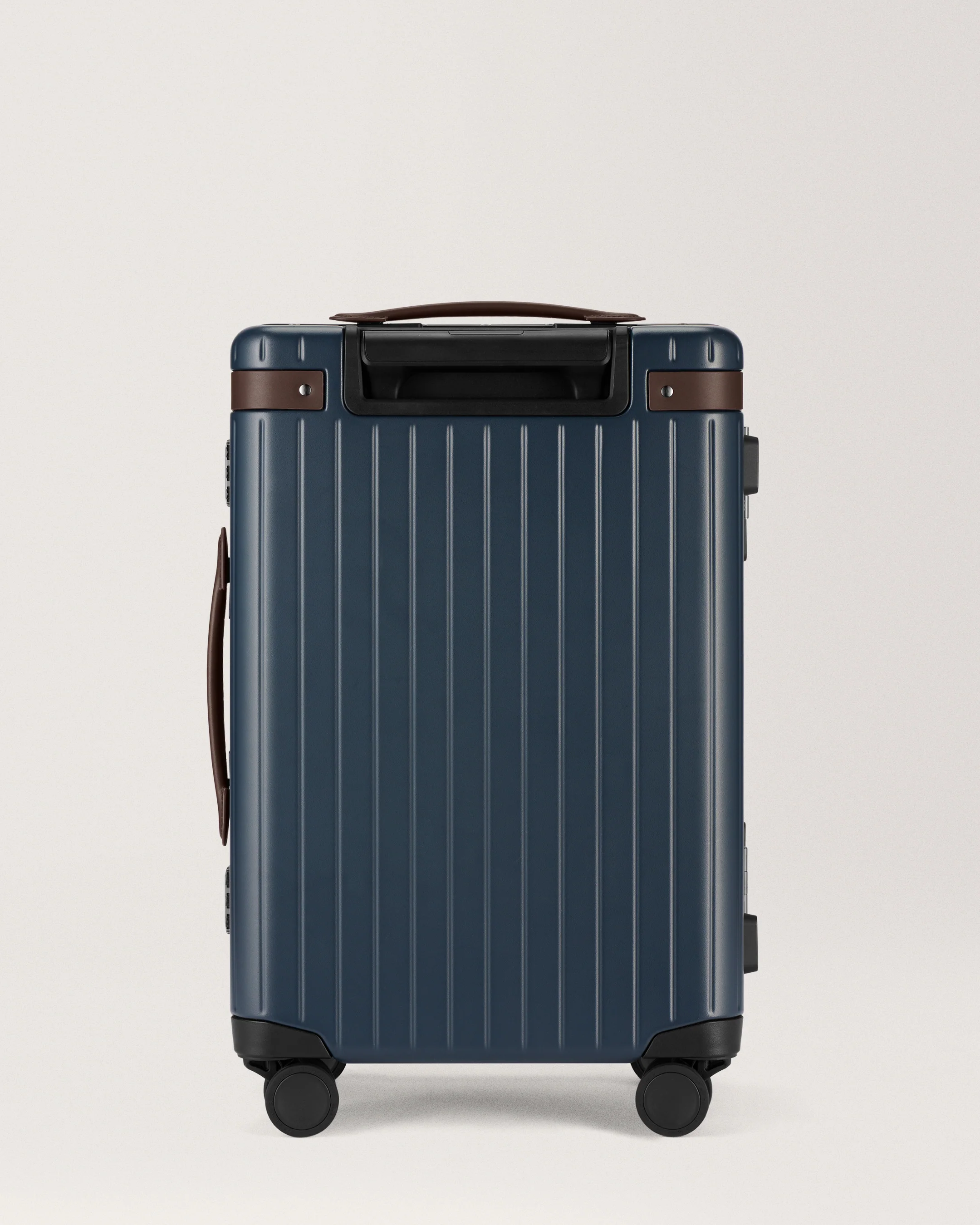 The Carry-on - Image 33