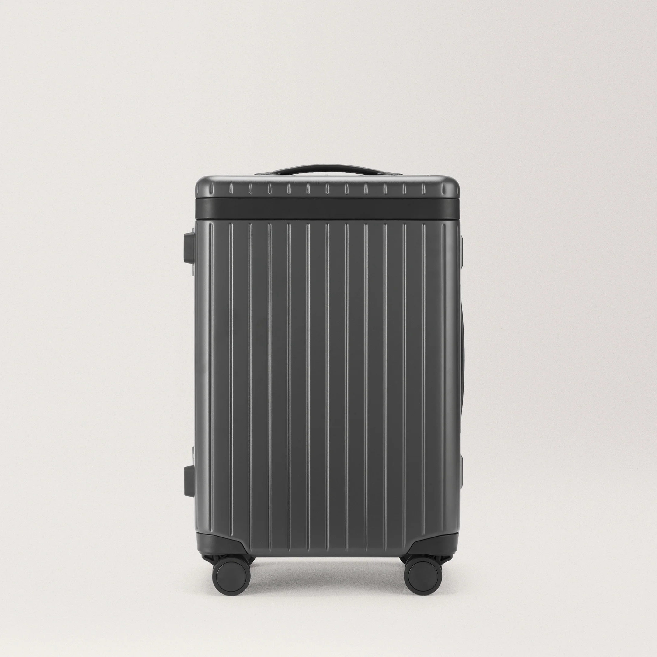 The Carry-on - Image 57