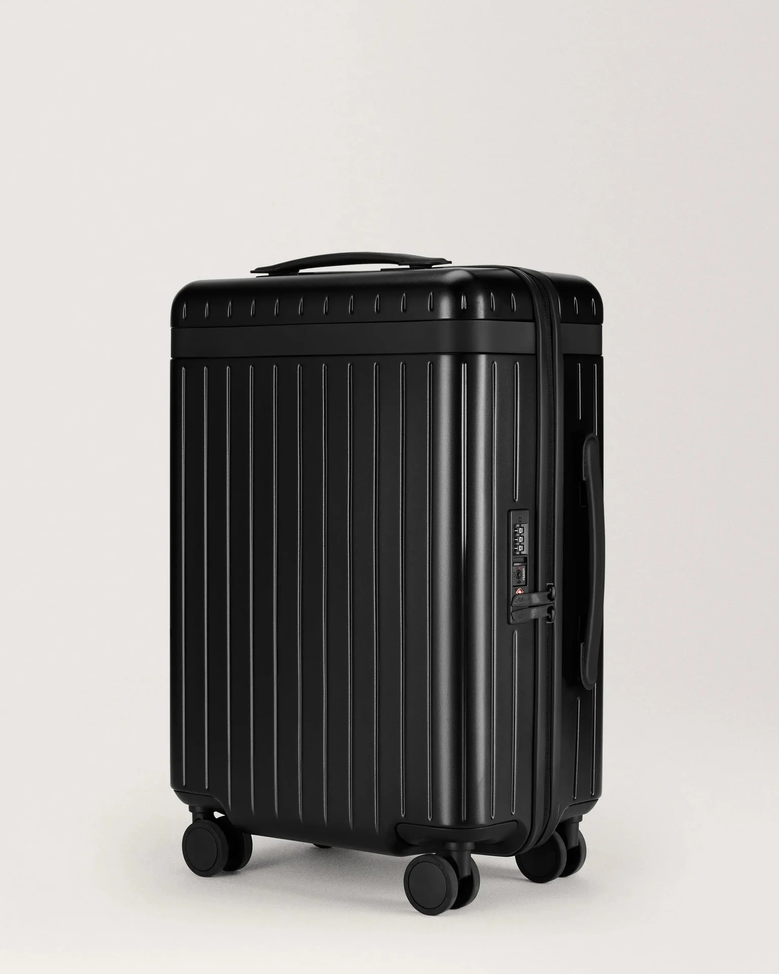 The Carry-on - Return - Image 12