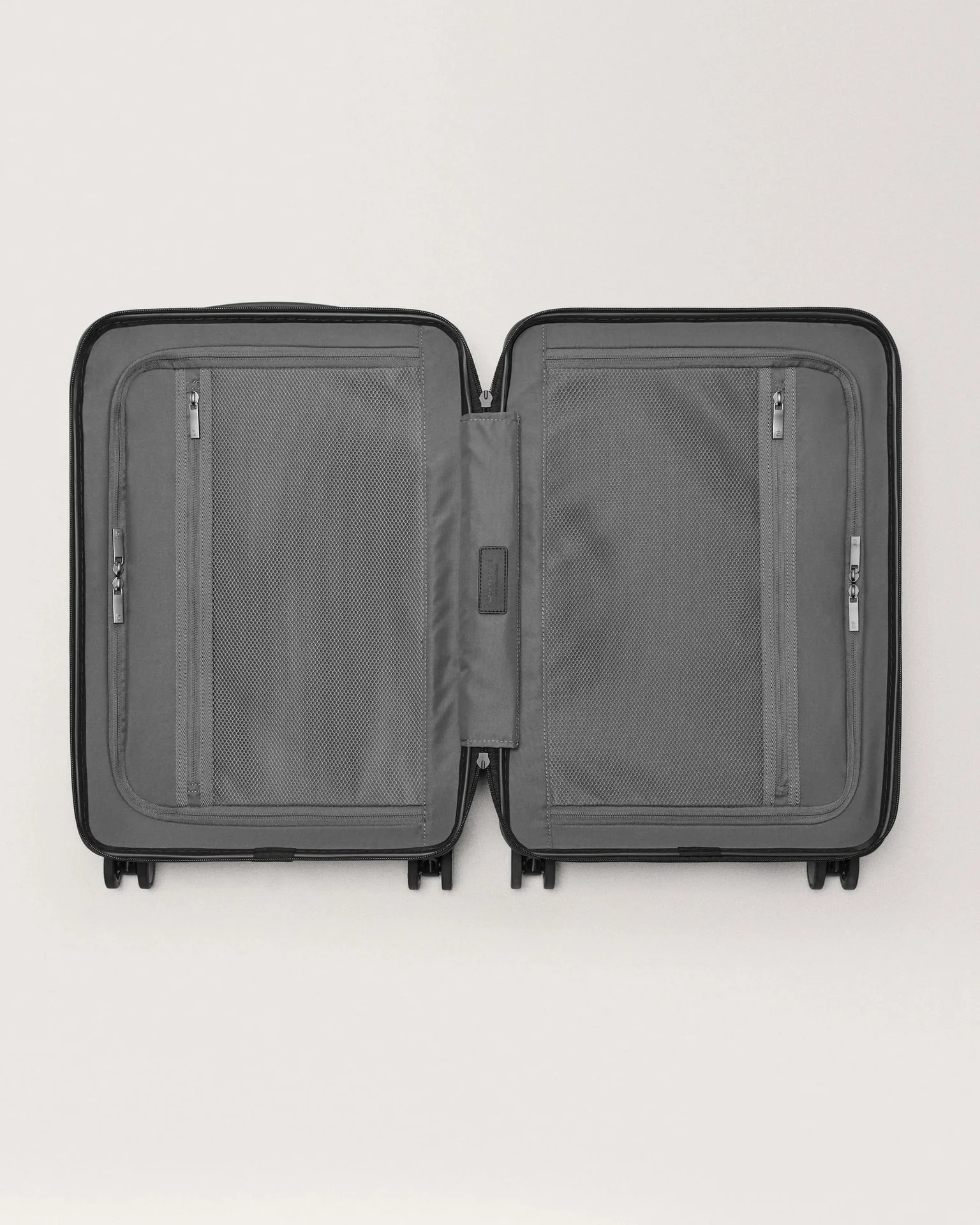 The Carry-on - Image 15