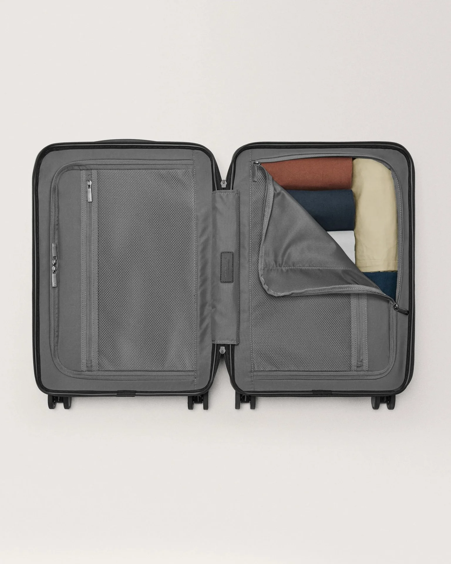 The Carry-on - Image 16