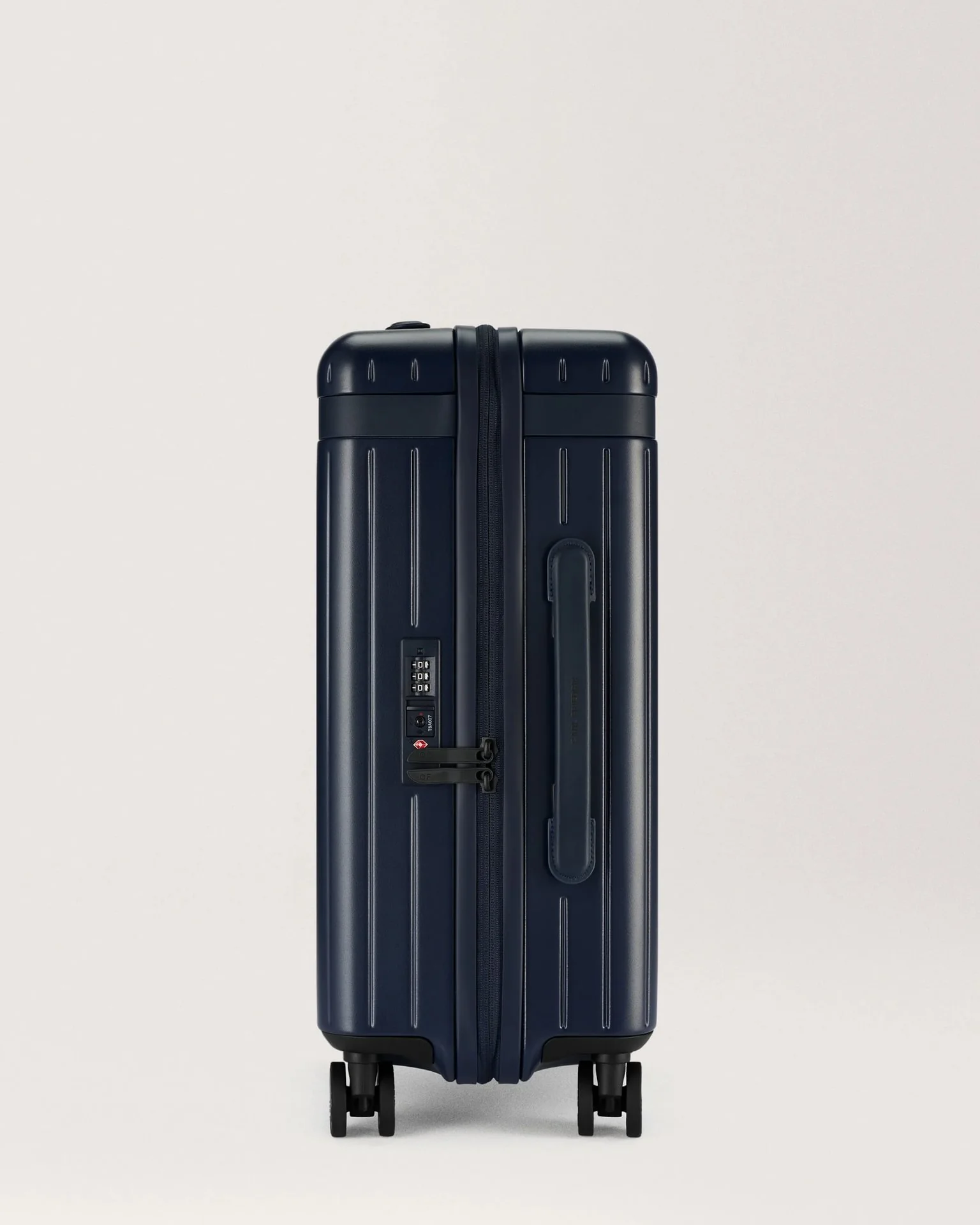 The Carry-on - Image 19