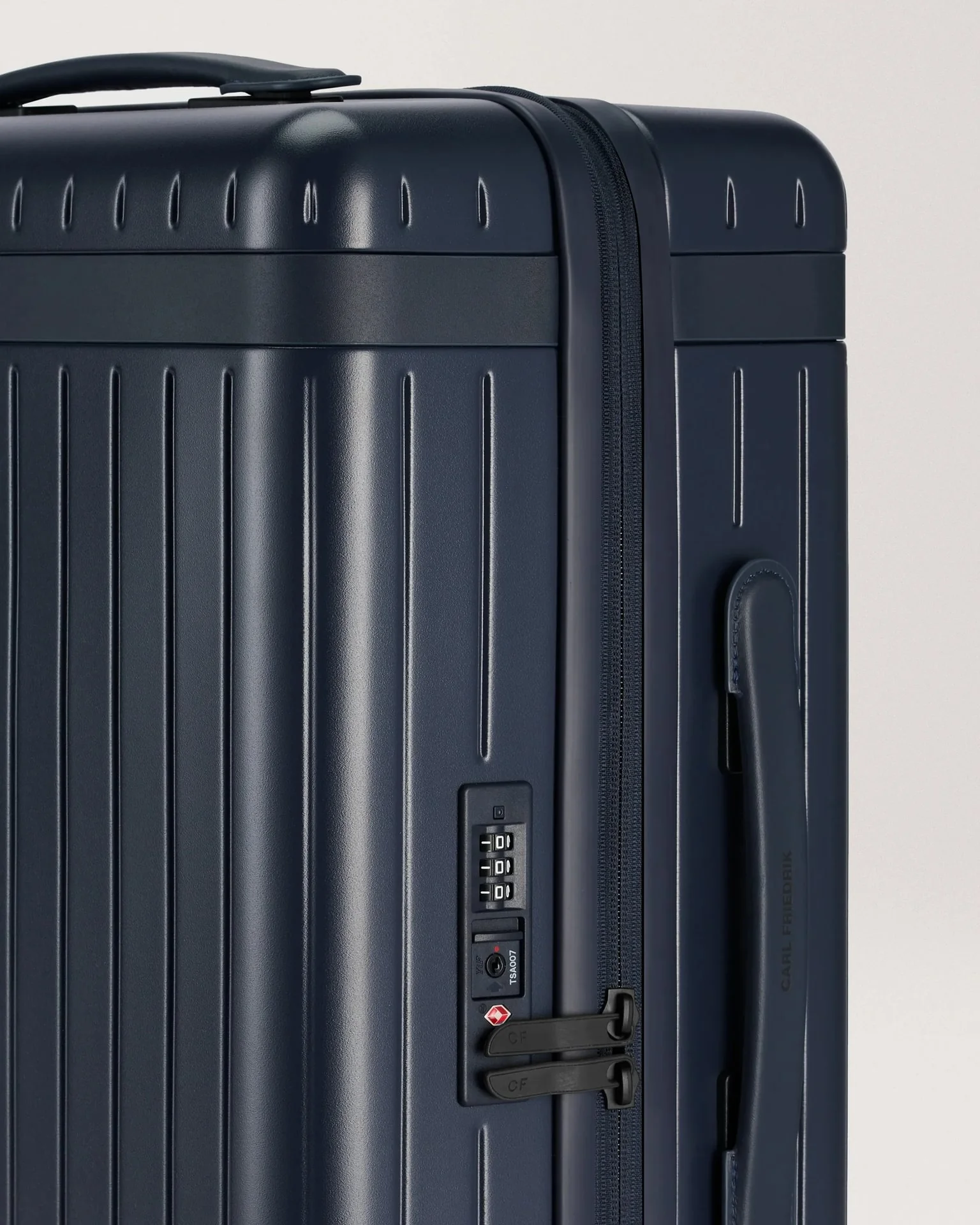 The Carry-on - Image 21