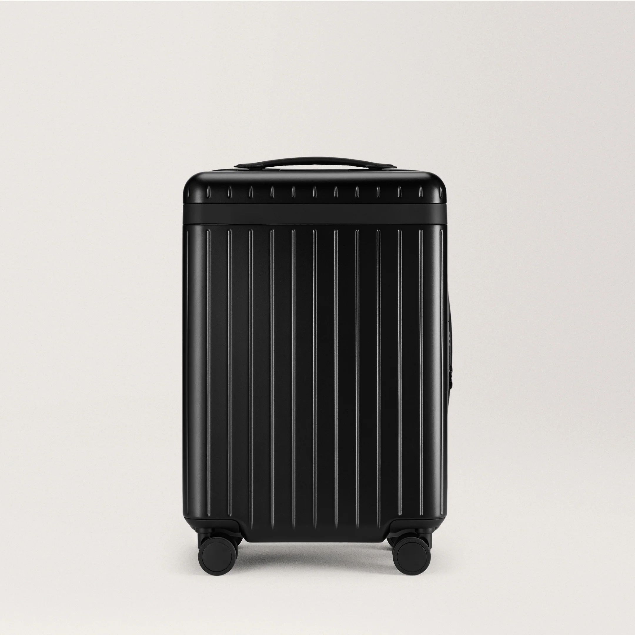 The Carry-on - Image 34