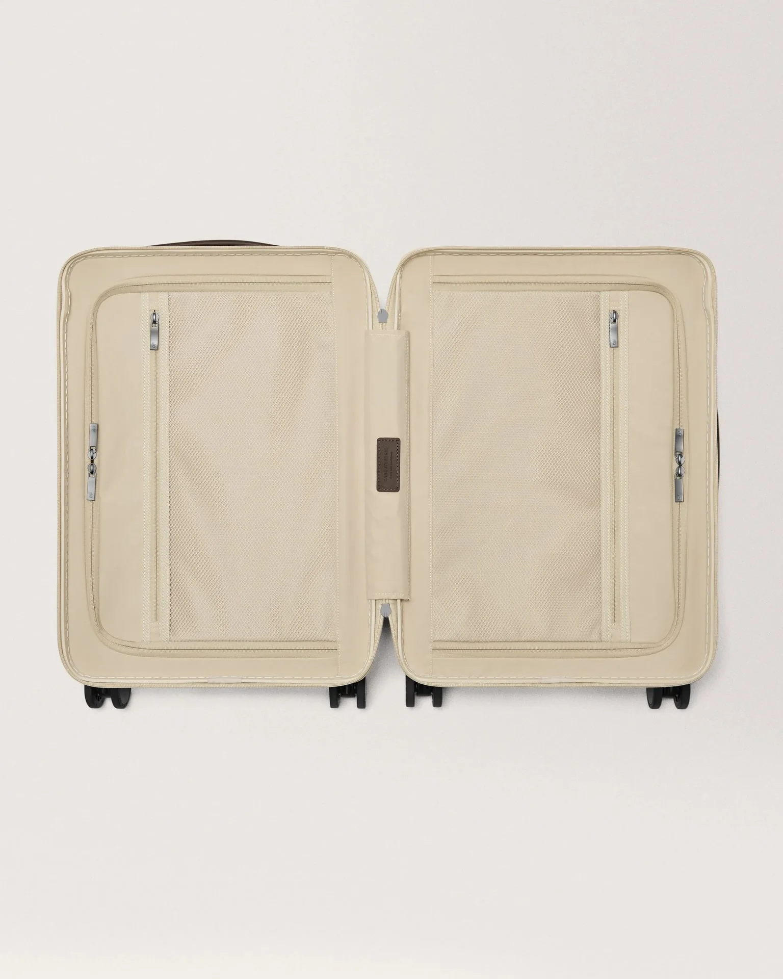 The Carry-on - Image 7