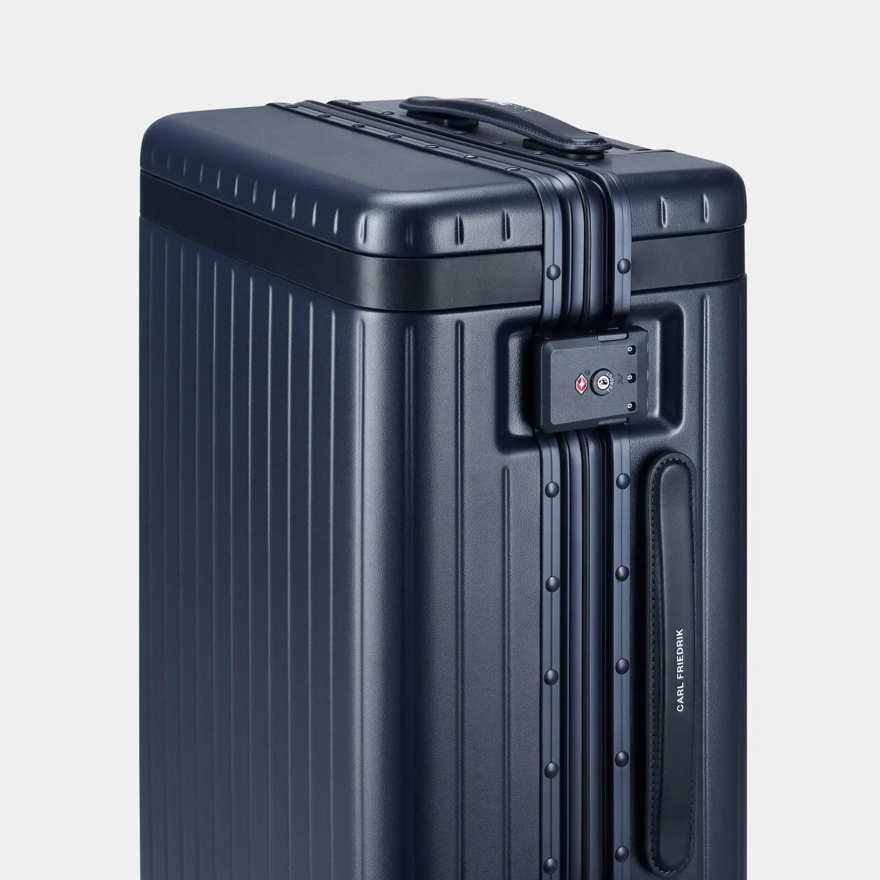 The Carry-on - Return - Image 6