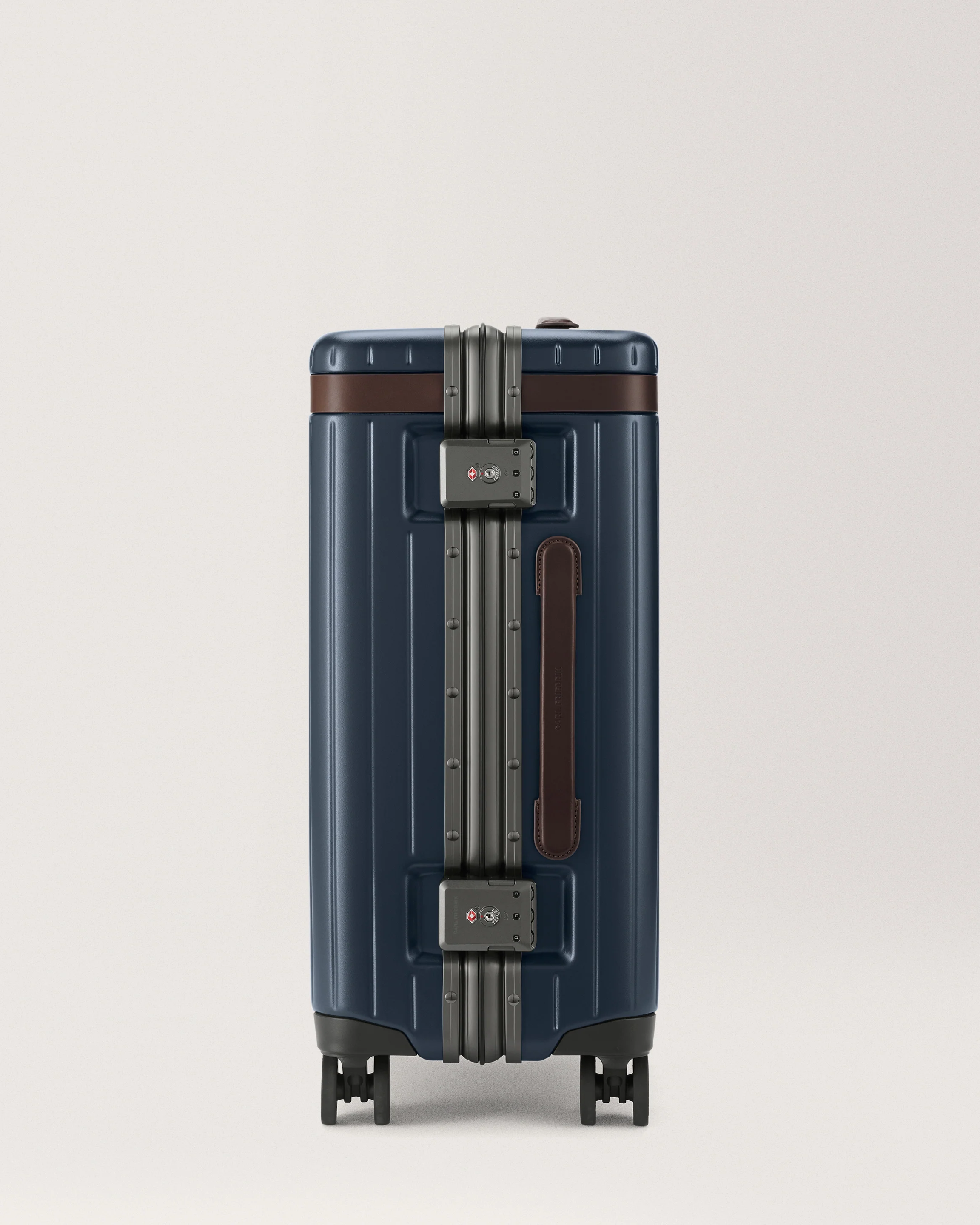 The Carry-on - Image 72