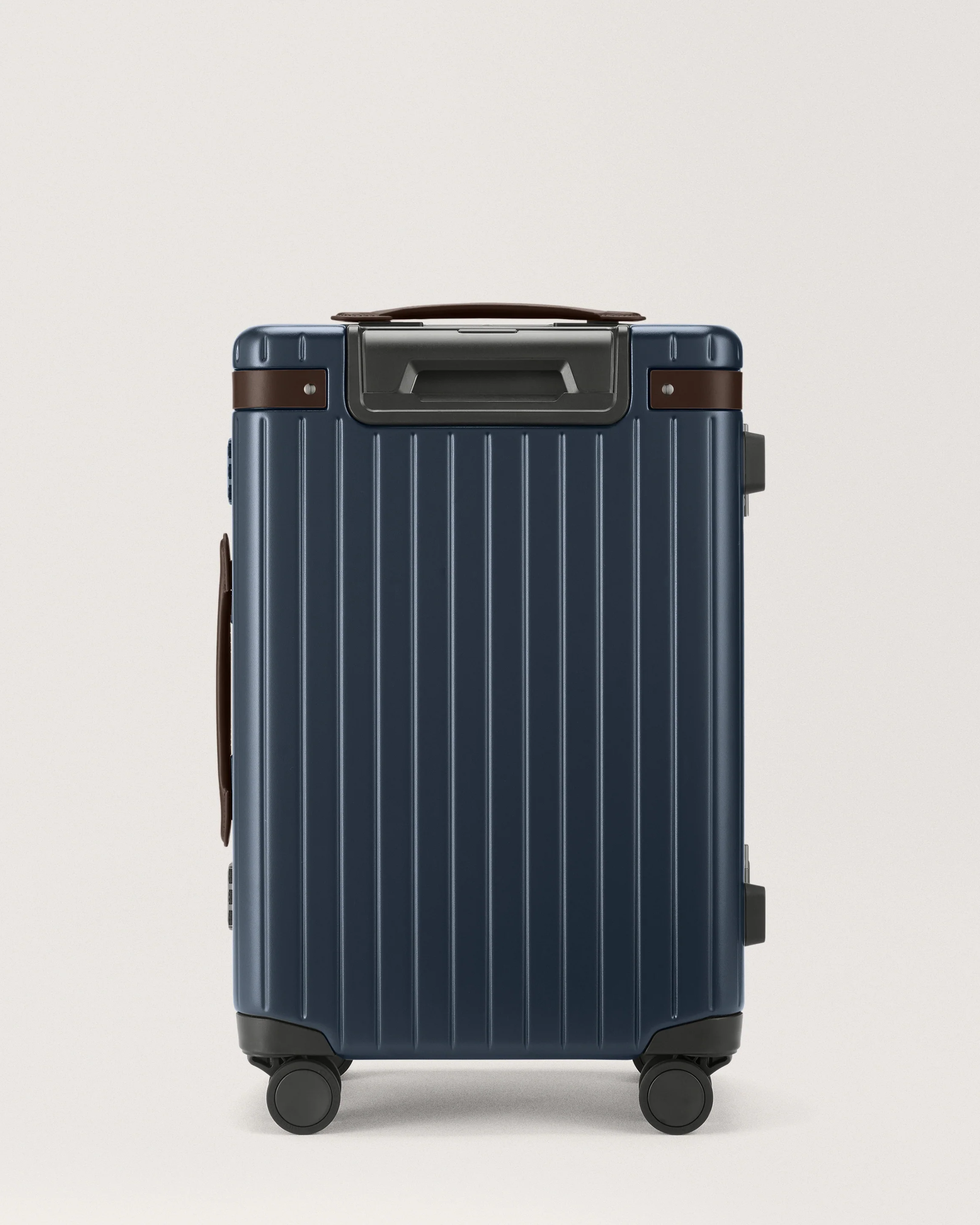The Carry-on - Image 73