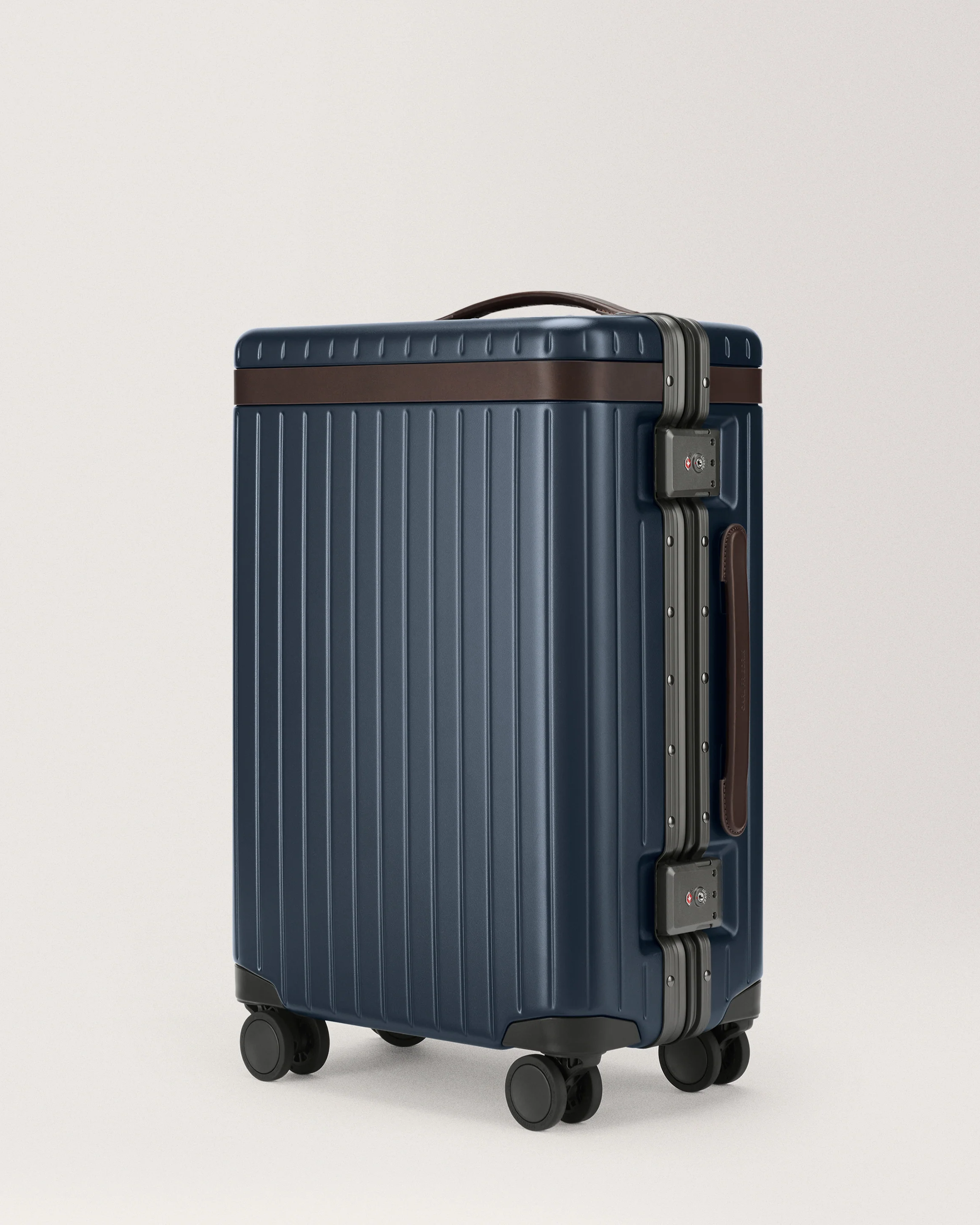 The Carry-on - Image 74