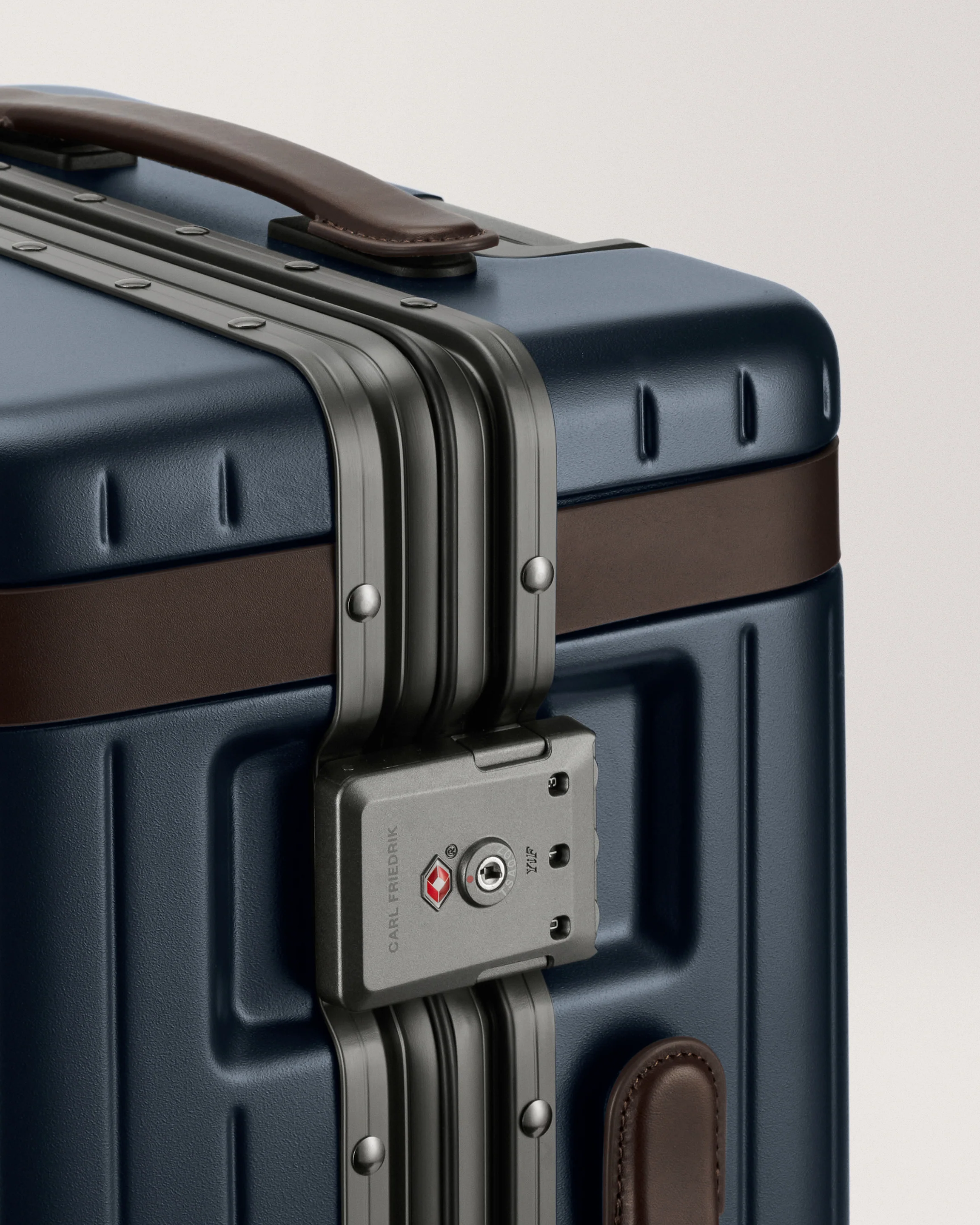 The Carry-on - Image 75