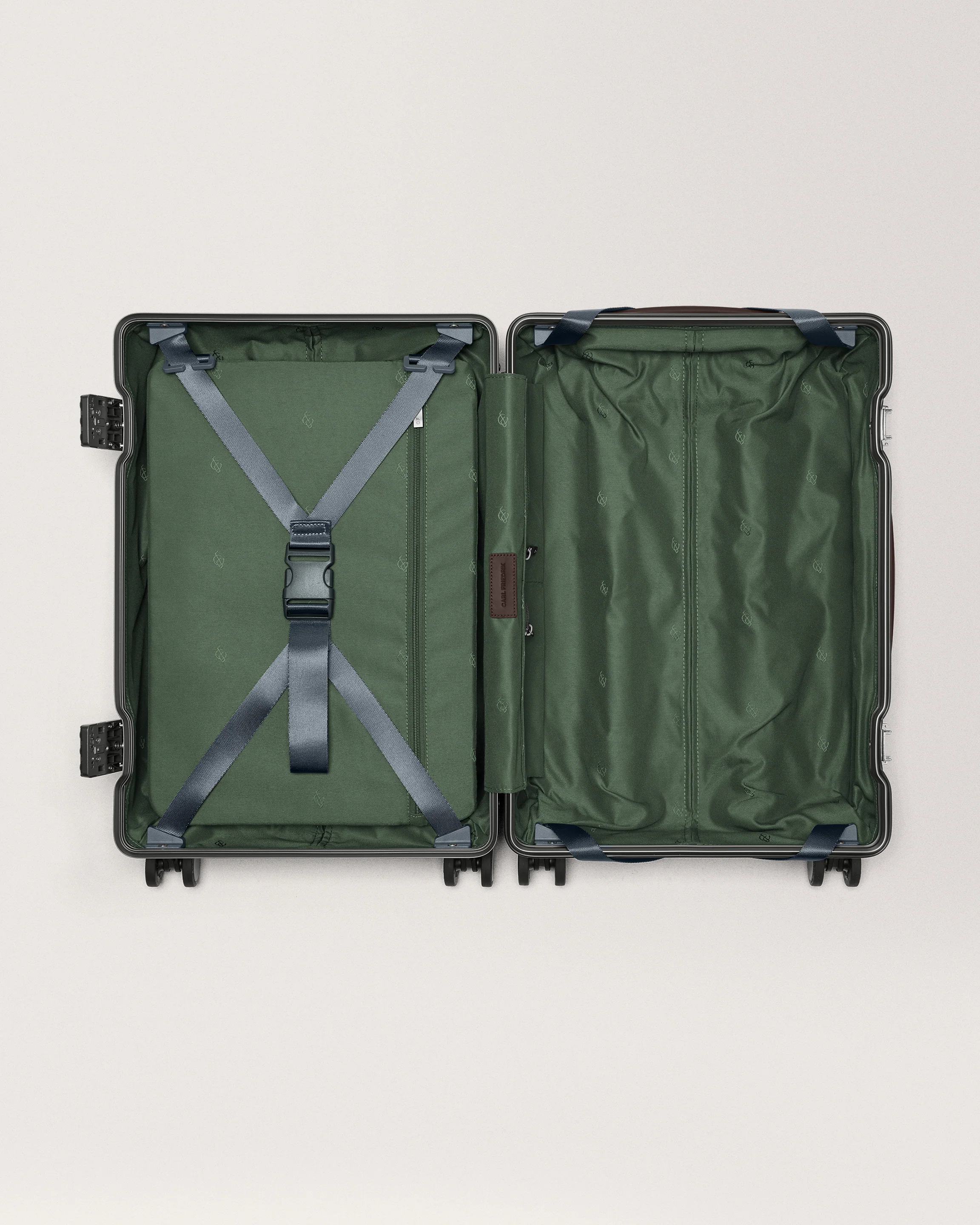 The Carry-on - Image 78