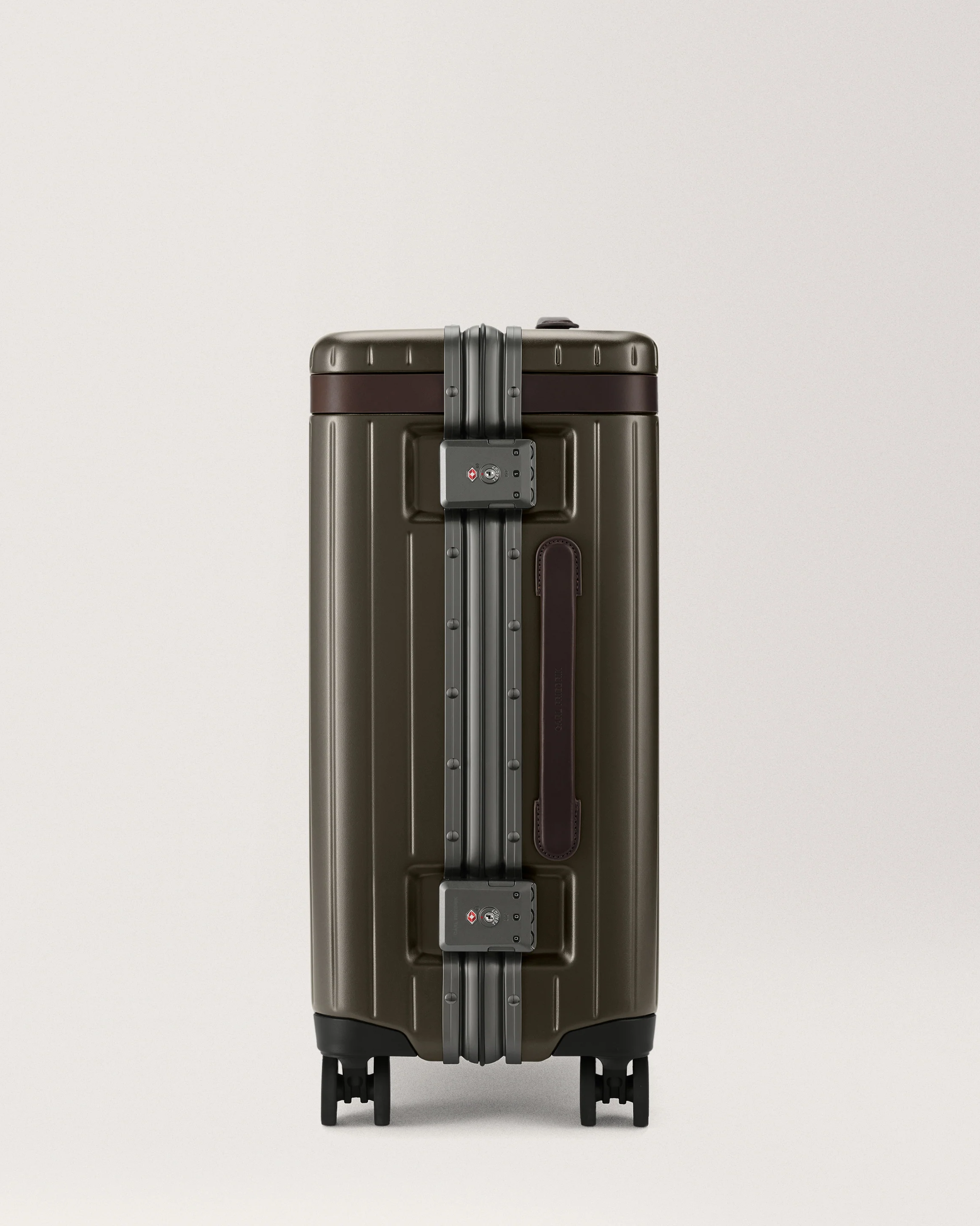 The Carry-on - Image 81