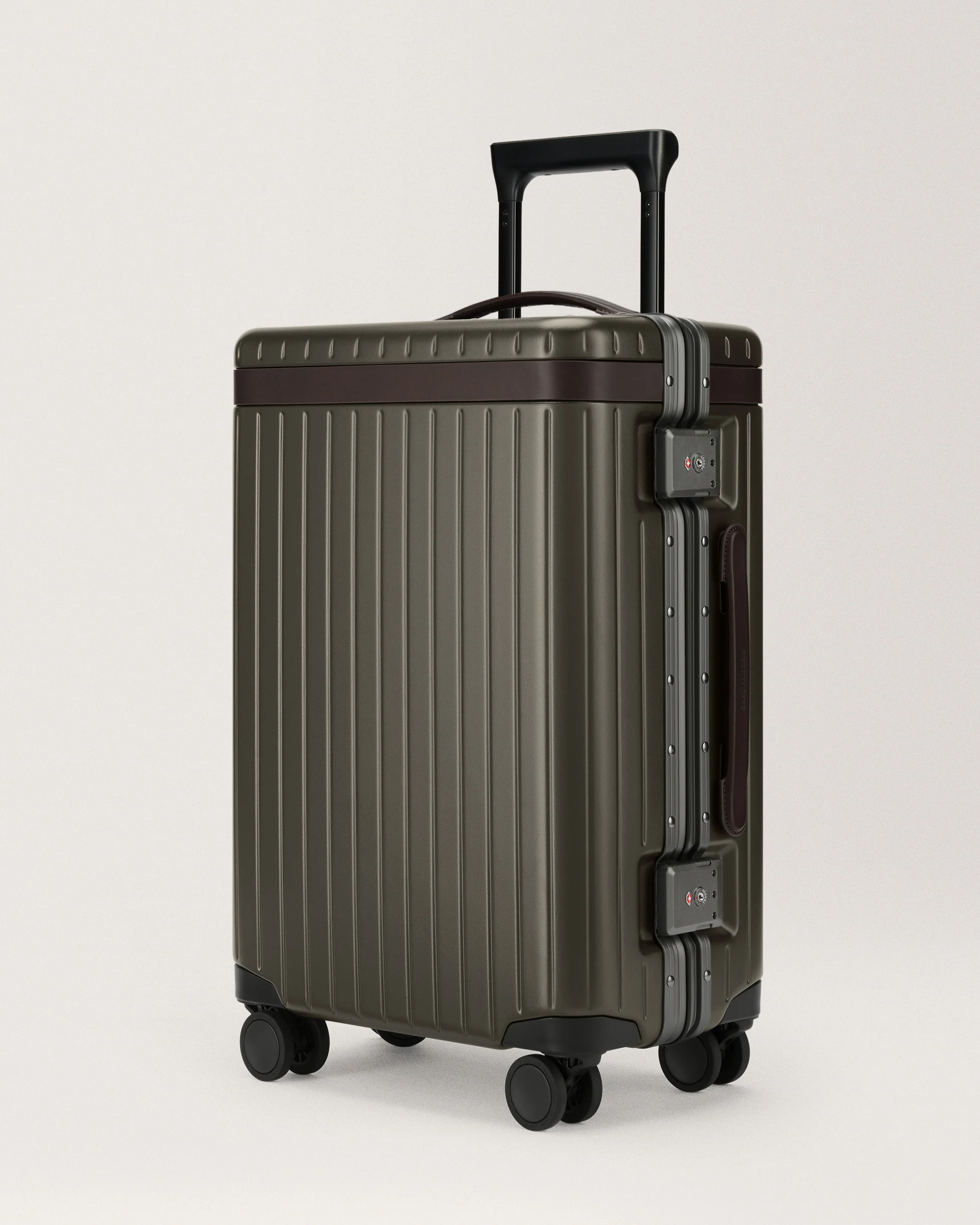 The Carry-on - Image 83
