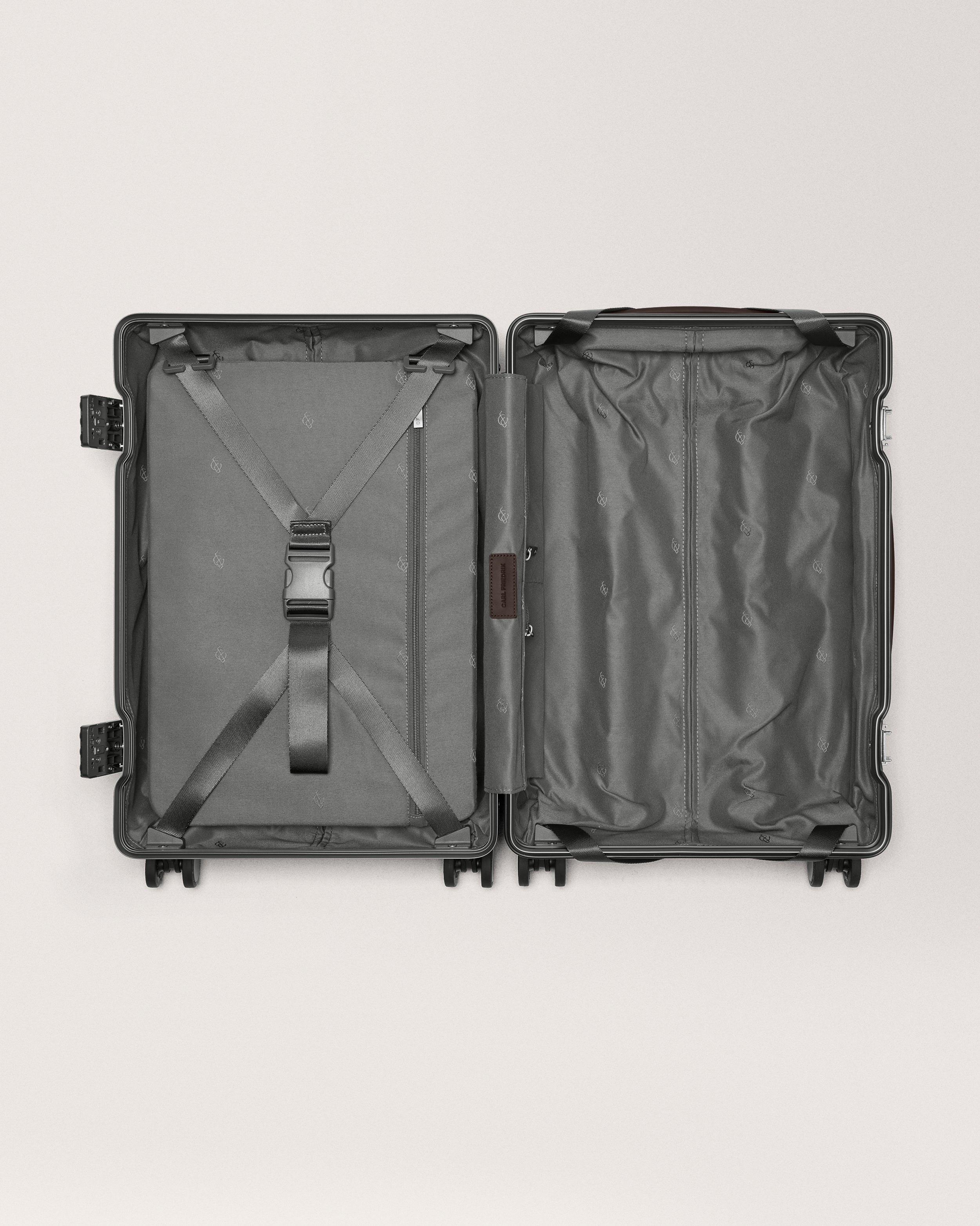 The Carry-on - Image 97