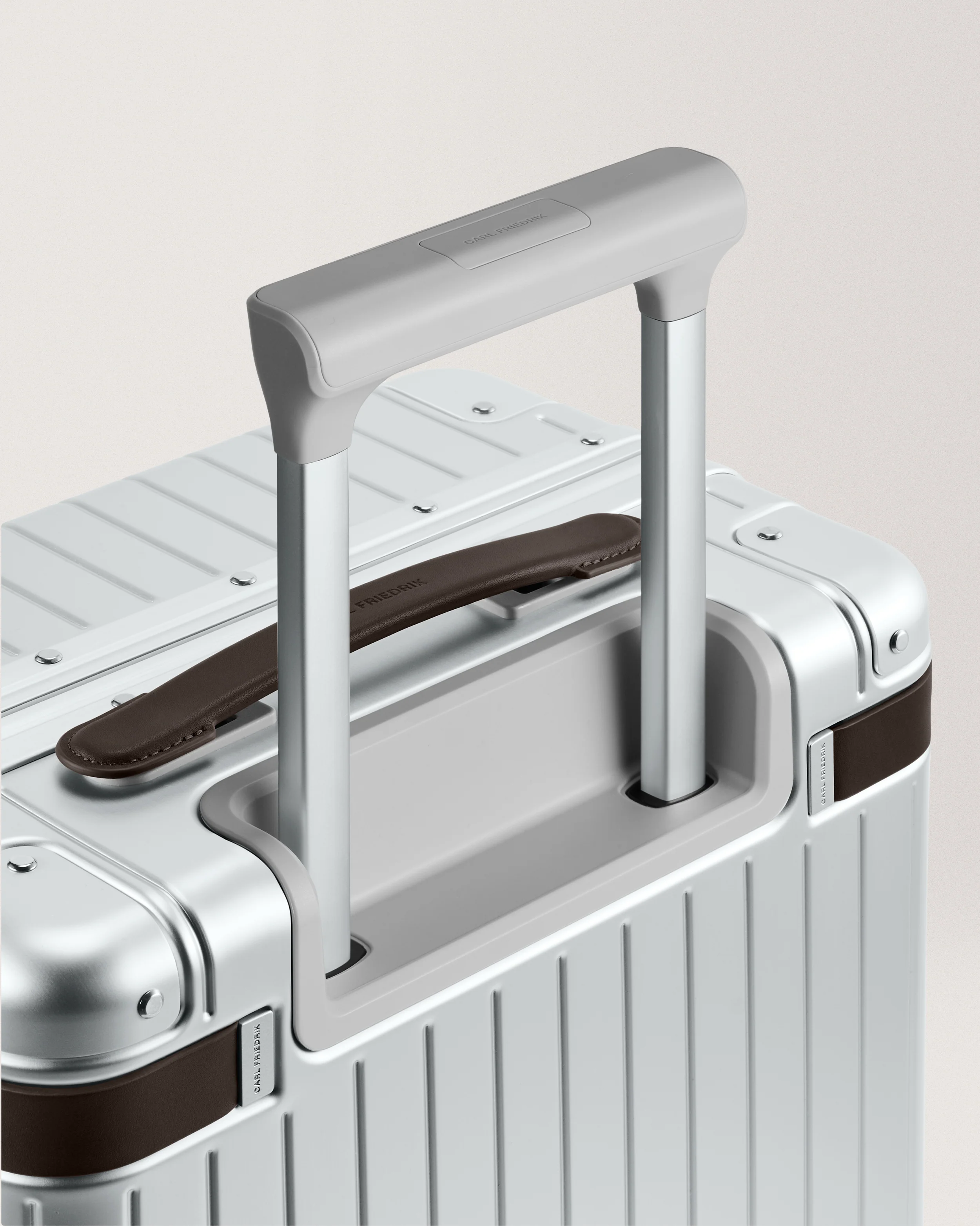 The Carry-on - Image 31