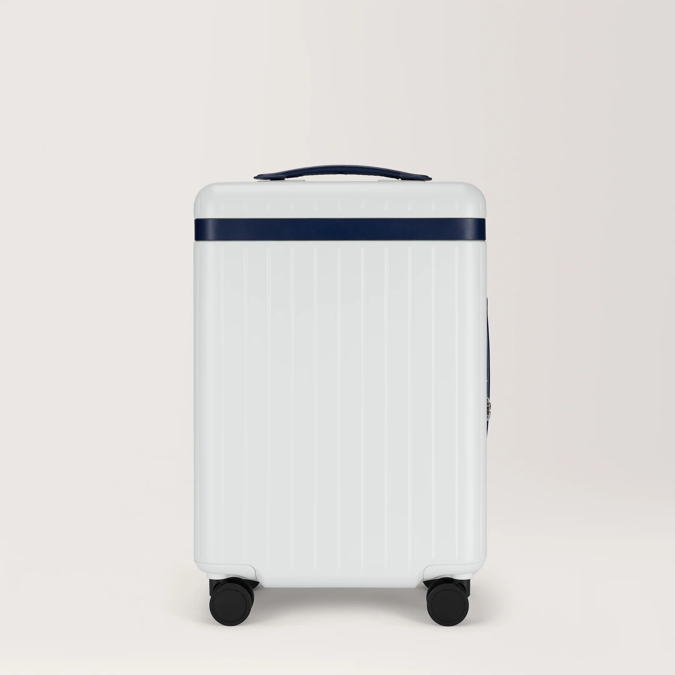 The Carry-on - Image 36