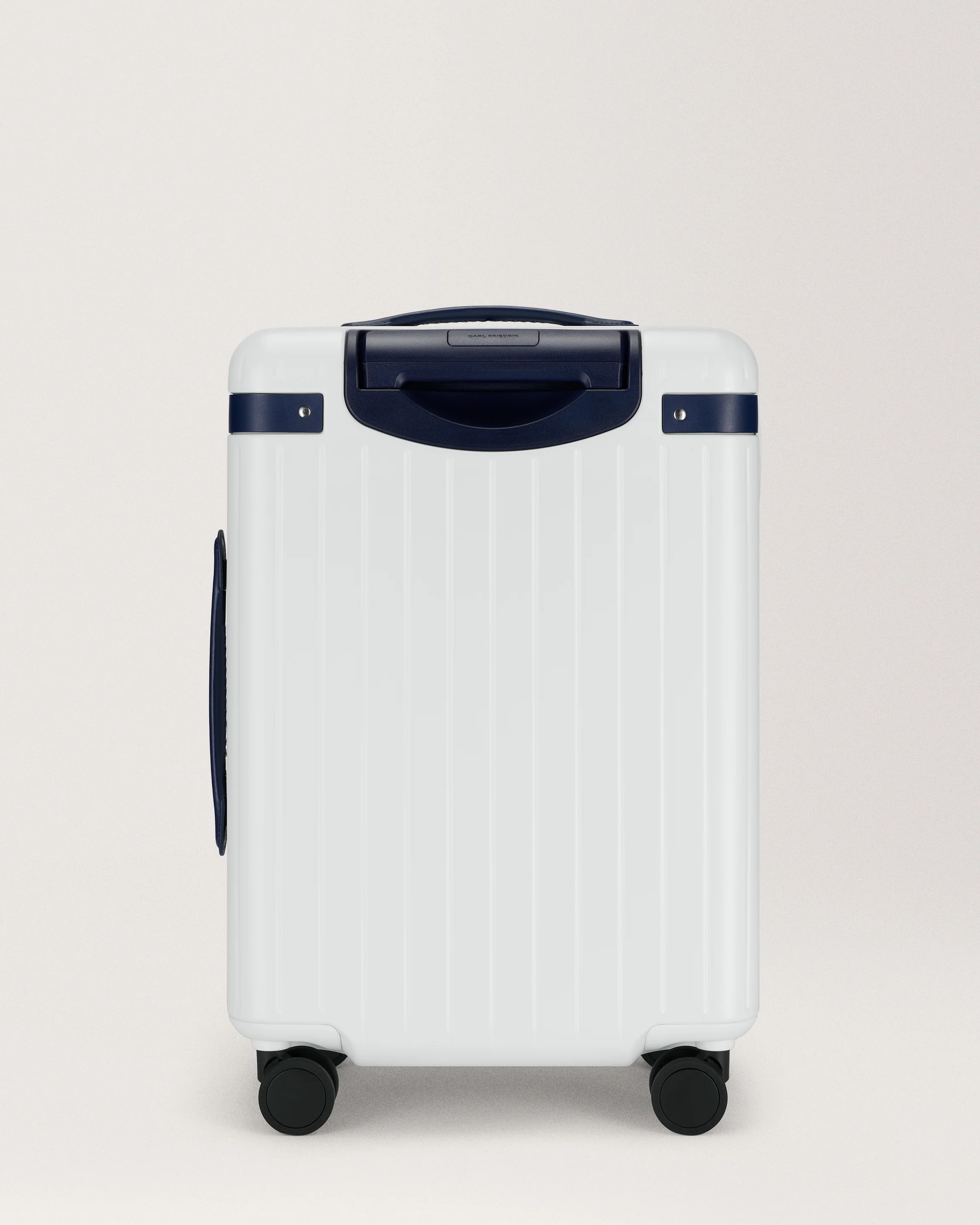 The Carry-on - Image 38