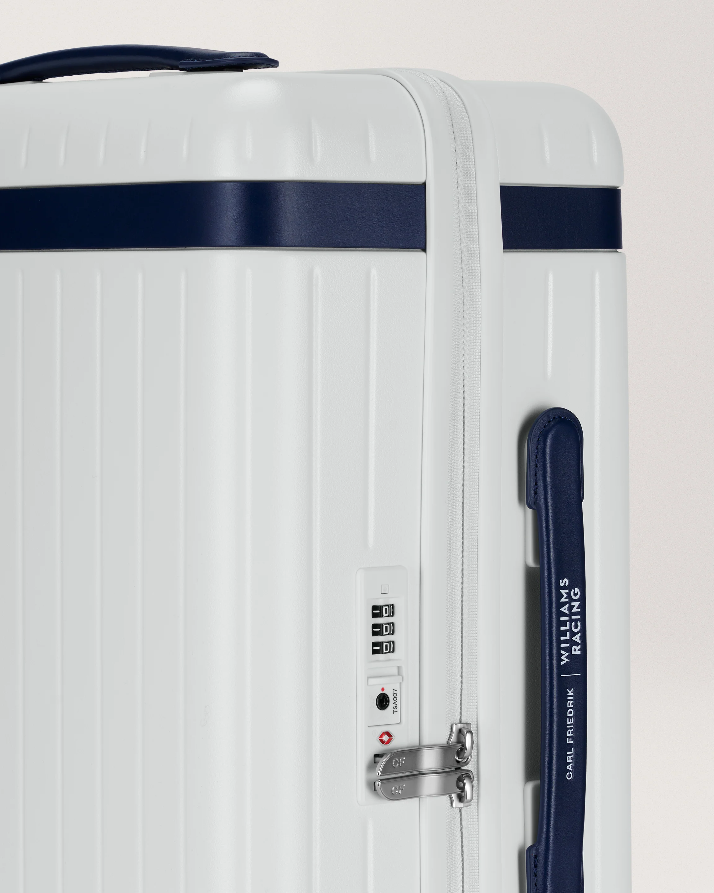 The Carry-on - Image 41
