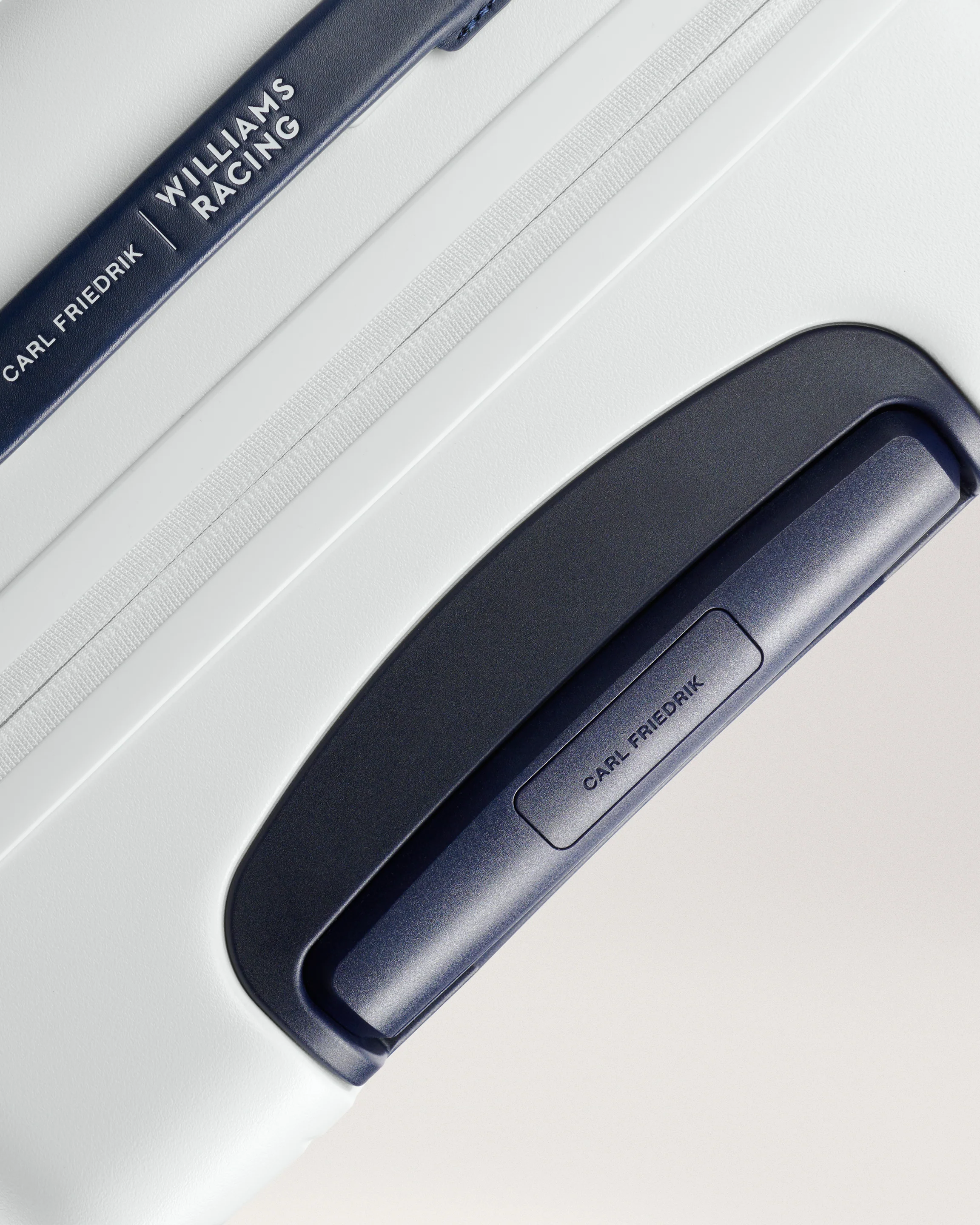 The Carry-on - Image 42
