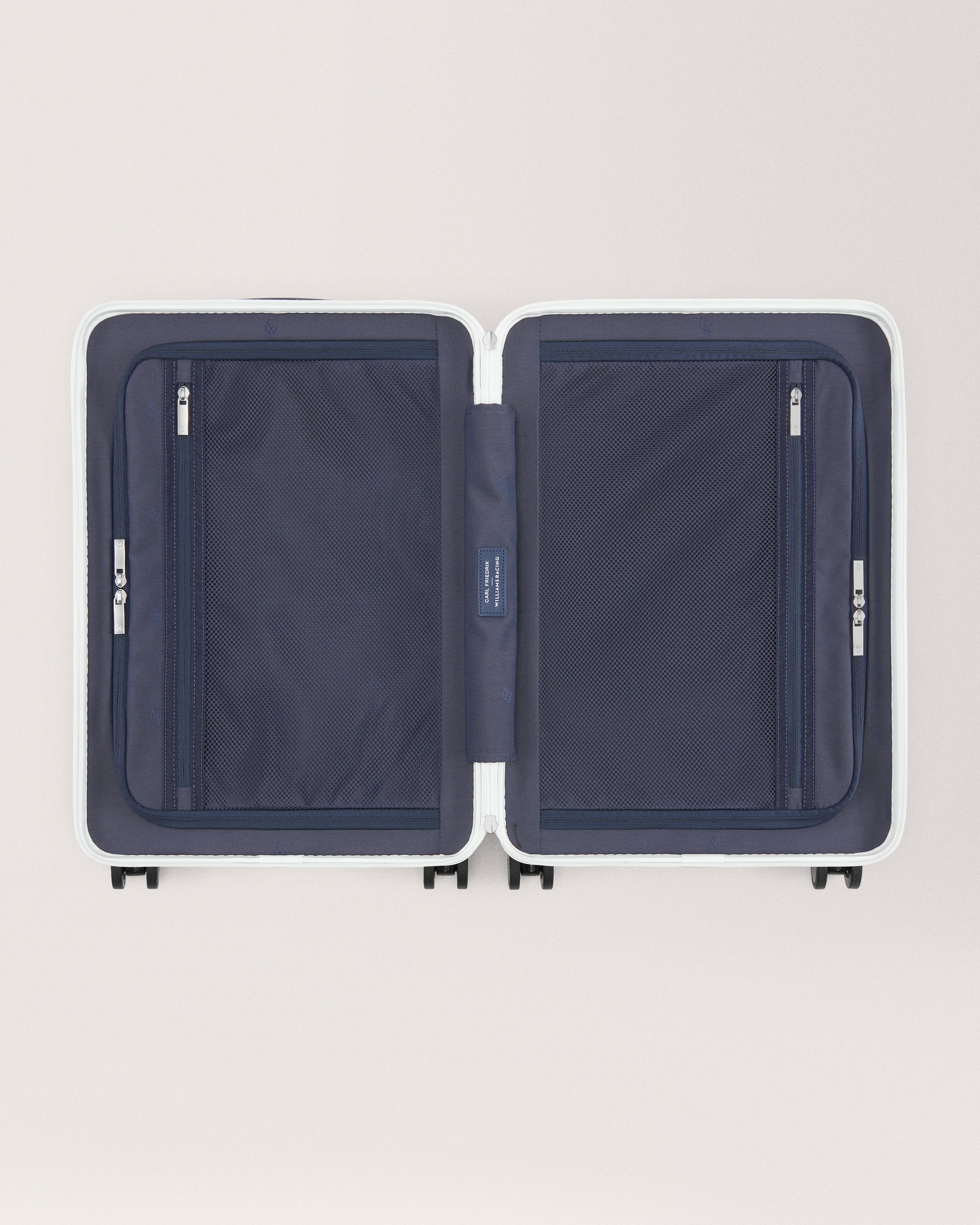 The Carry-on - Image 43