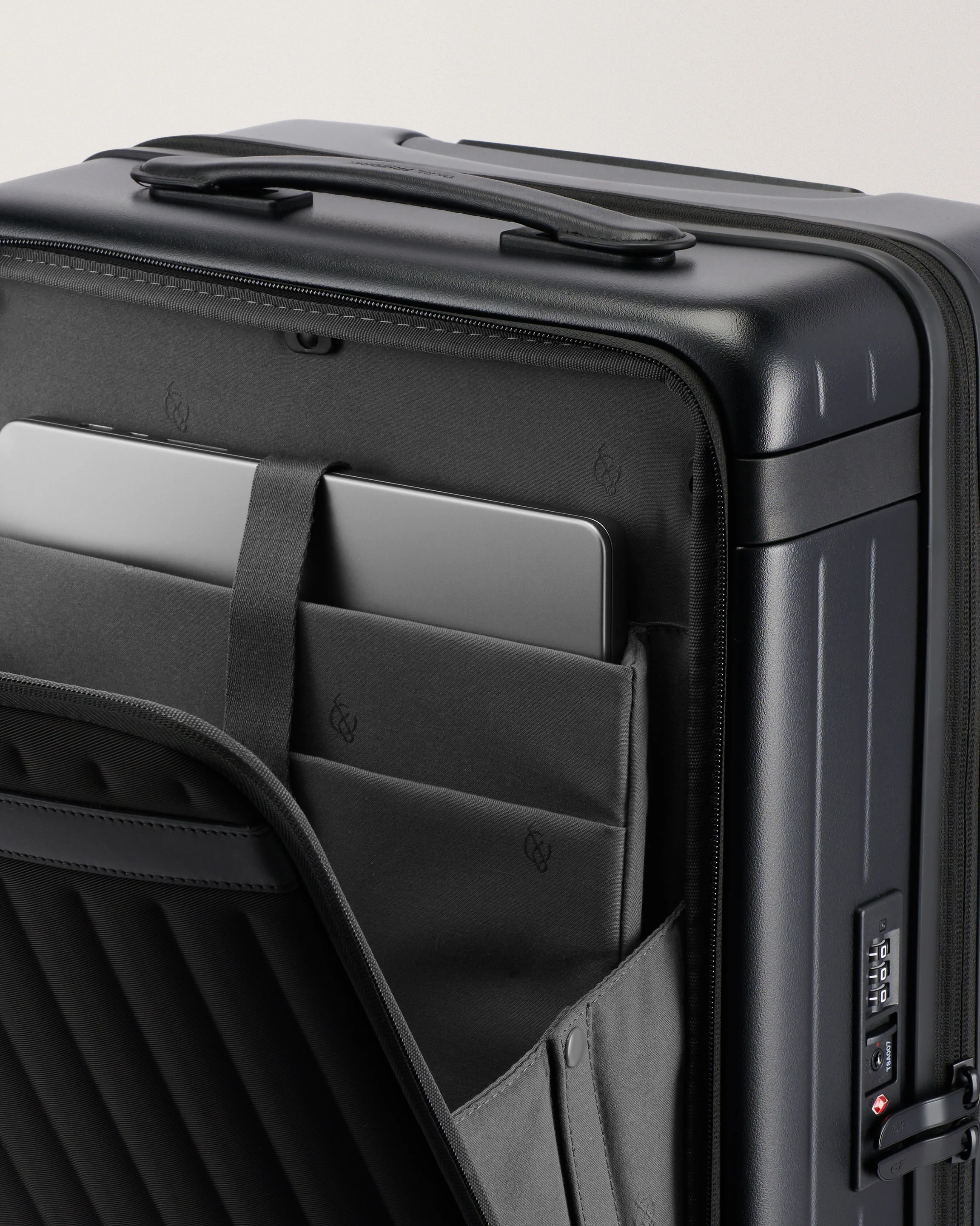 The Carry-on X - Image 6