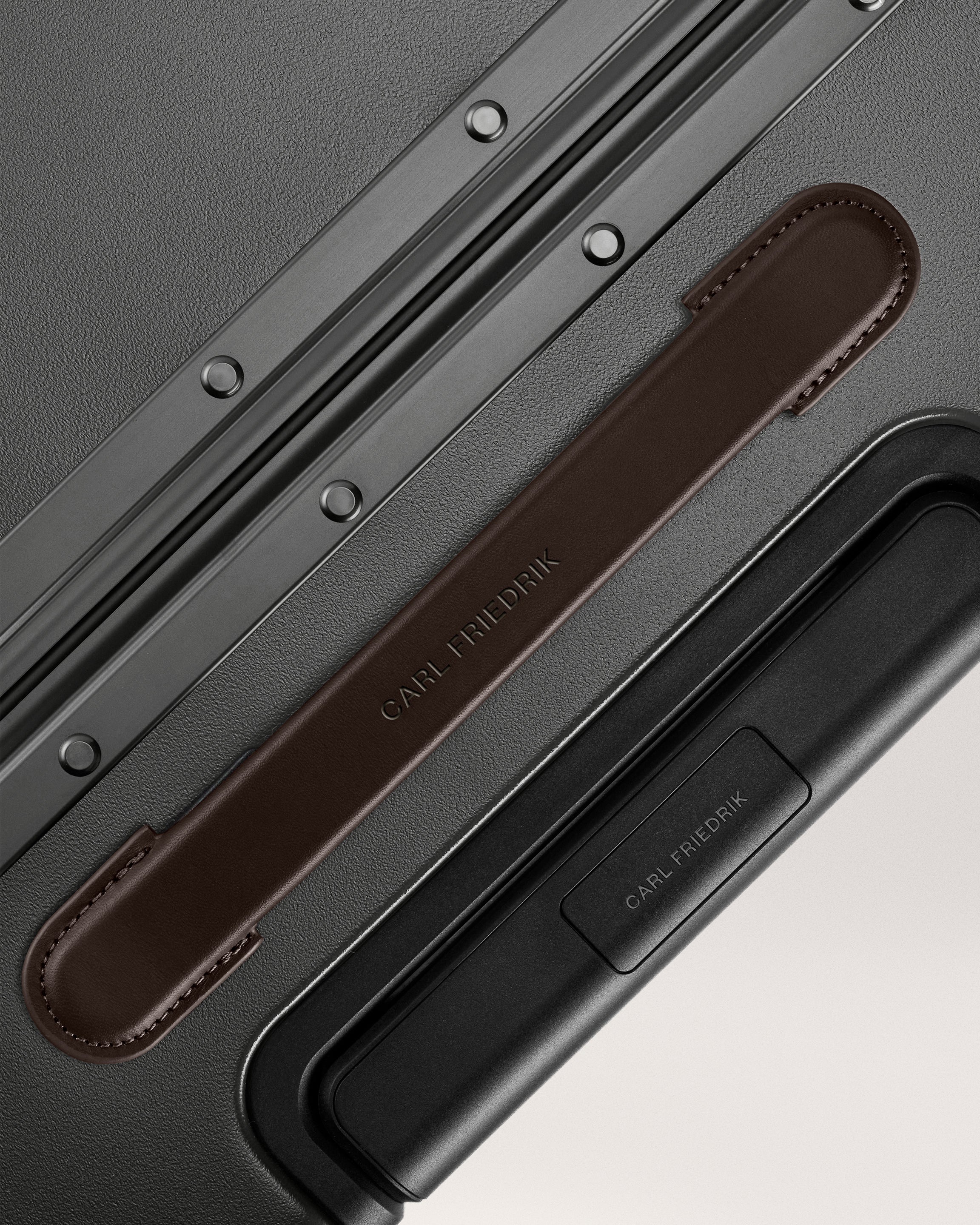 The Large Carry-on - Image 12