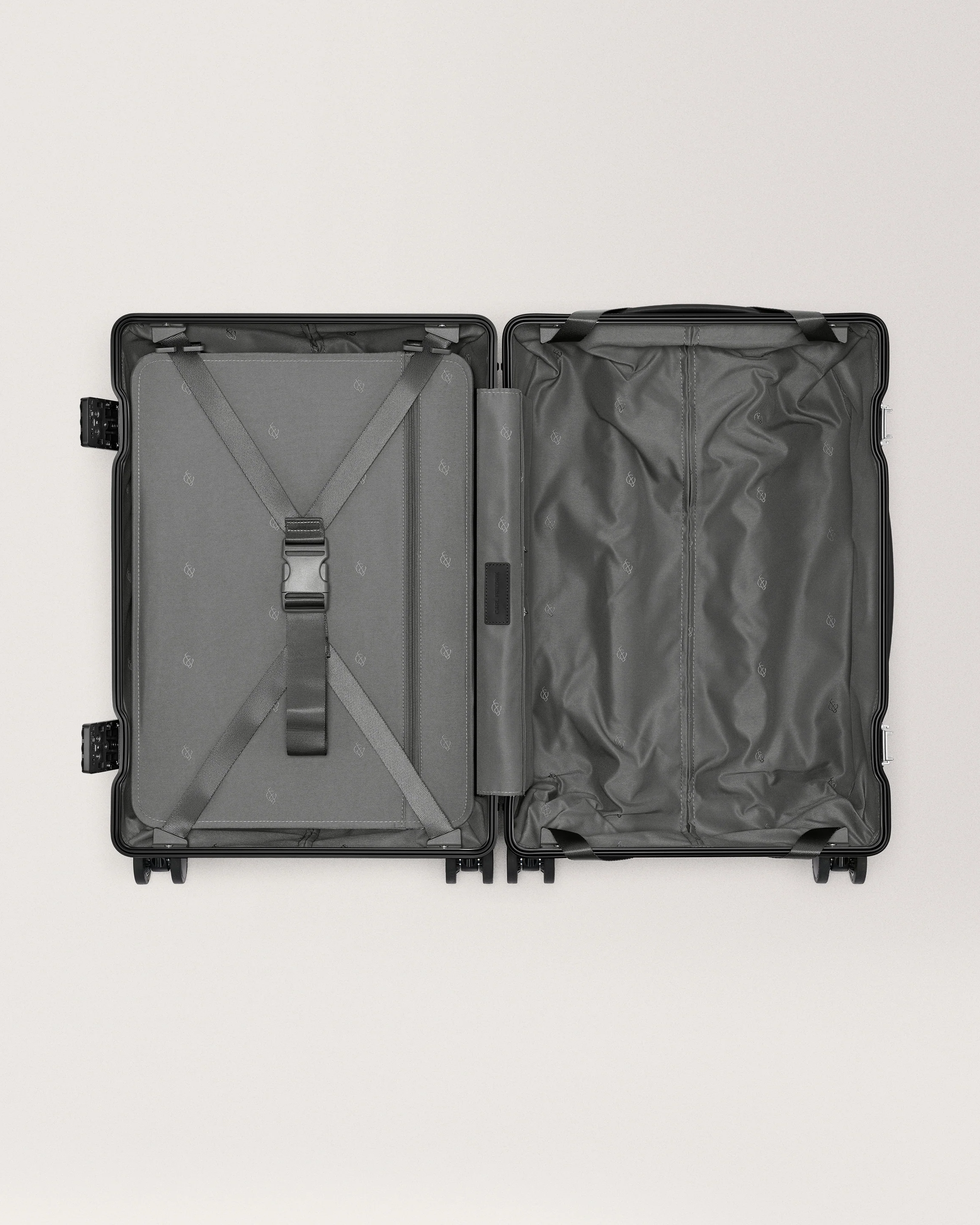 The Large Carry-on - Image 34